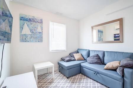 Modern 3-br Ocean Block Walk To The Ocean City