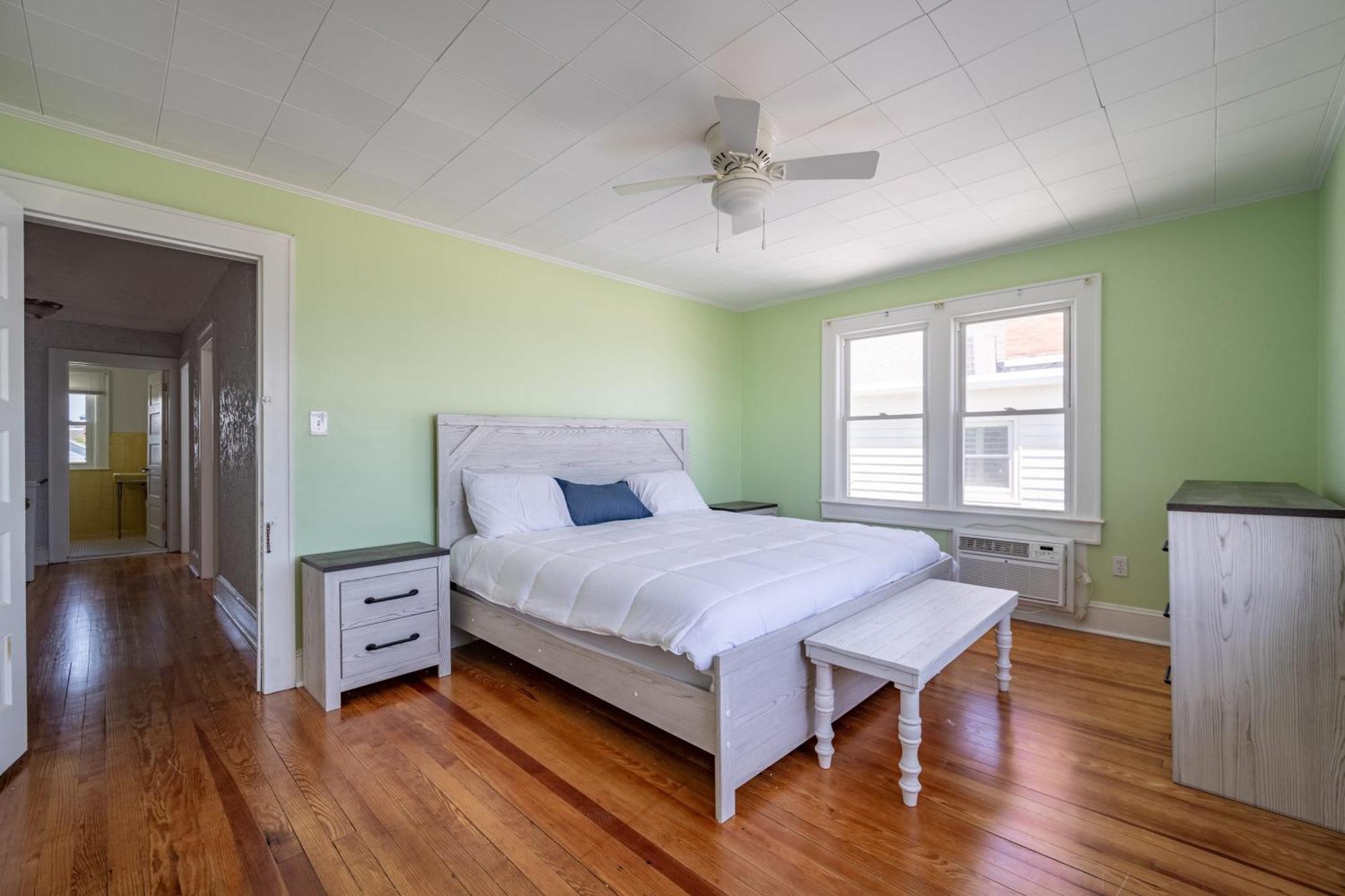 Apartment Sea Foam Ocean Front 1005