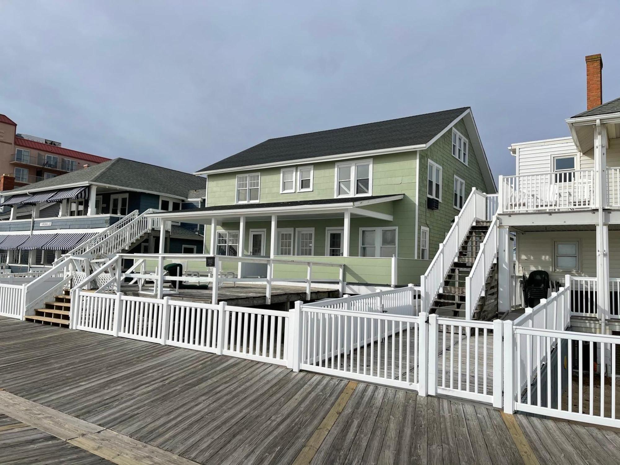Sea Foam Ocean Front 1005