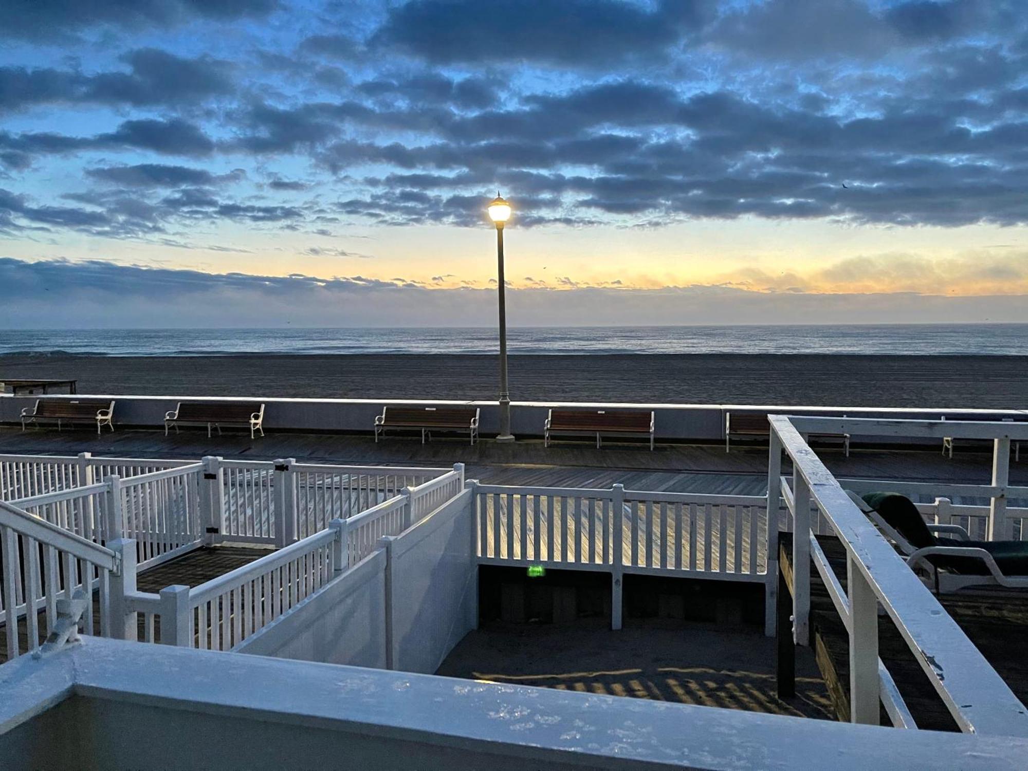 Sea Foam Ocean Front 1005 Apartment *