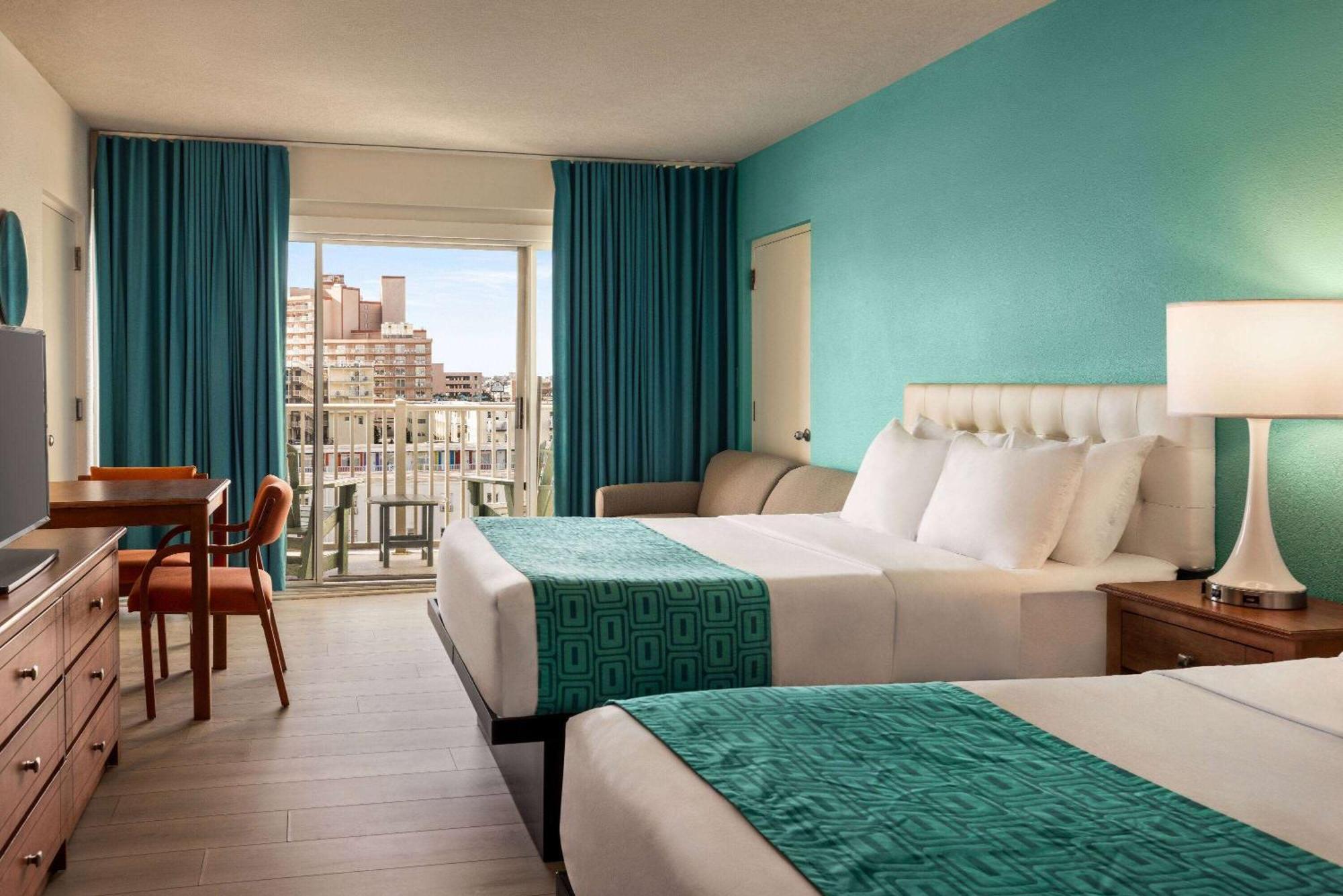 Howard Johnson By Wyndham Ocean Oceanfront Hotel