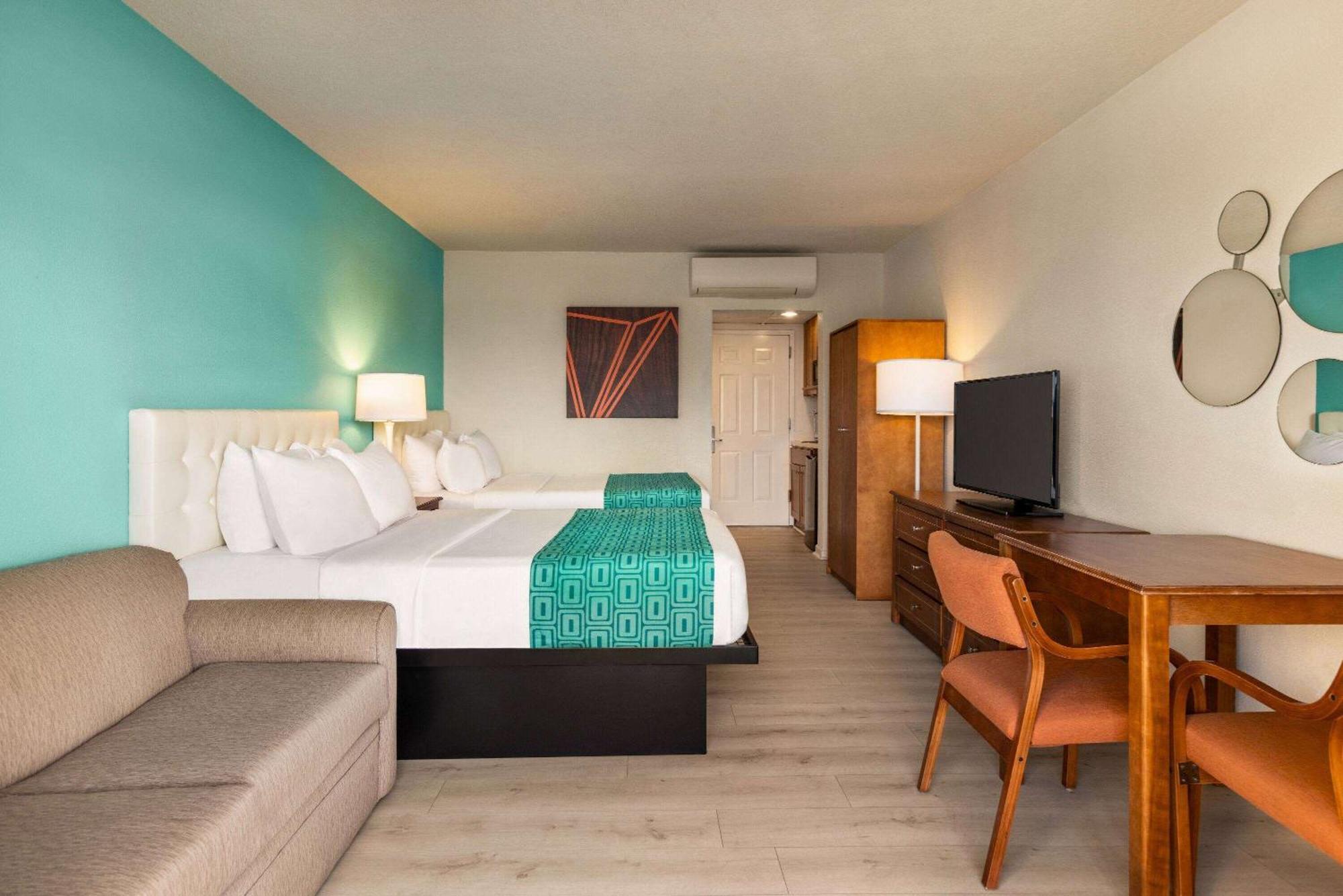 Howard Johnson By Wyndham Ocean Oceanfront Hotel 2*