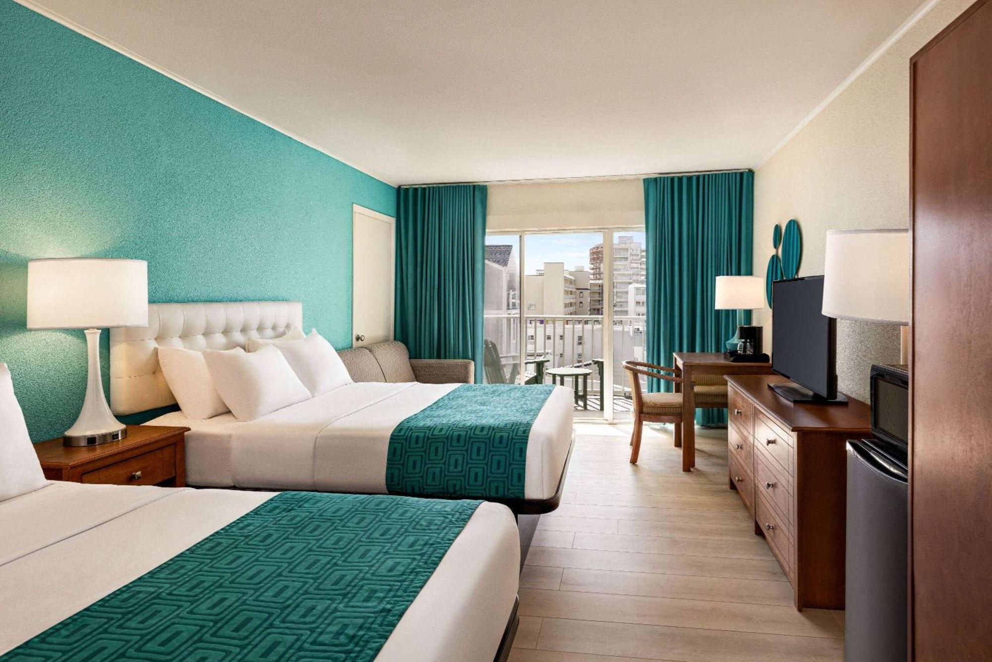 Howard Johnson By Wyndham Ocean Oceanfront Hotel 2*