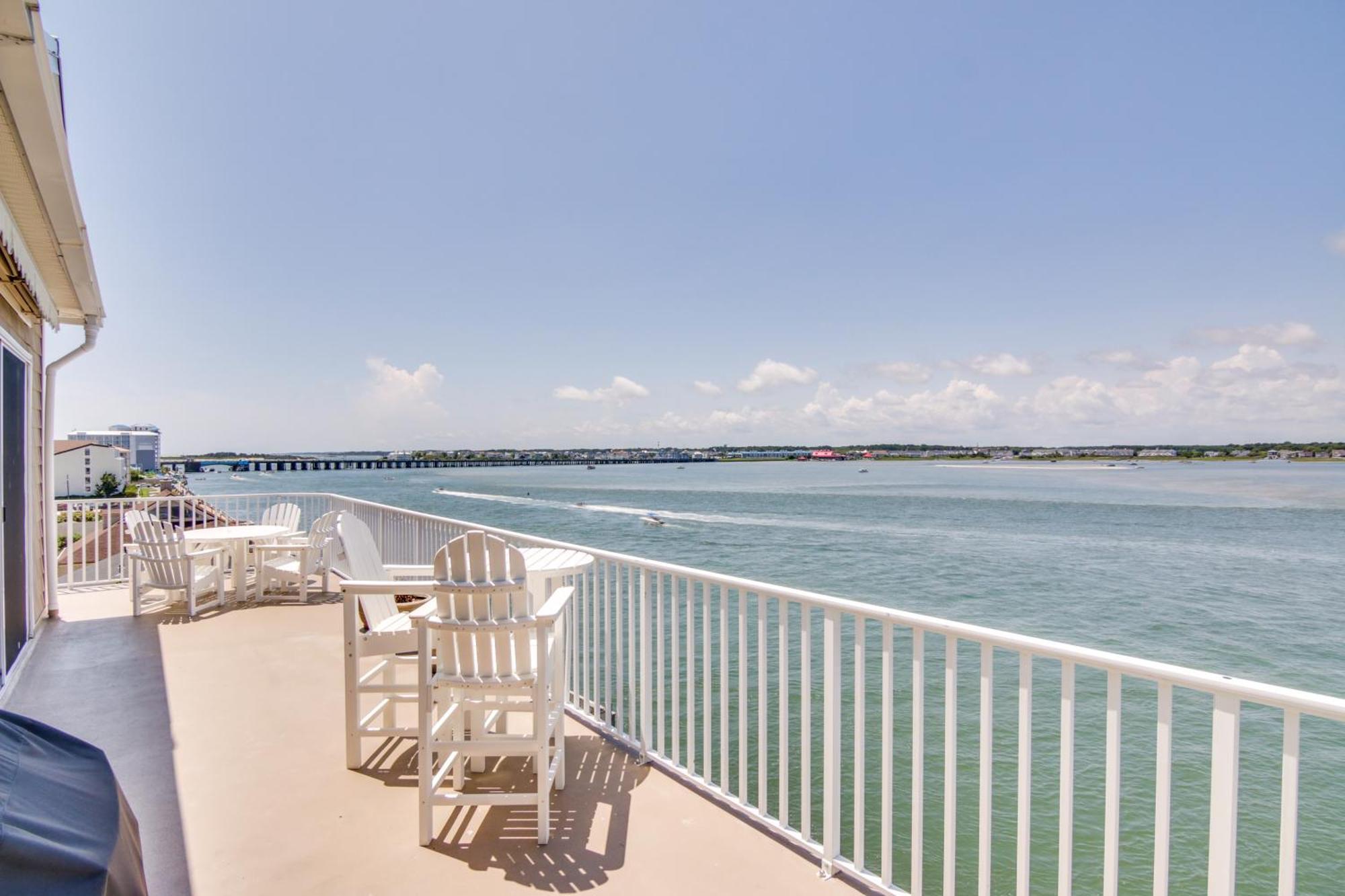 With Panoramic Views Walk To Beach * Ocean City