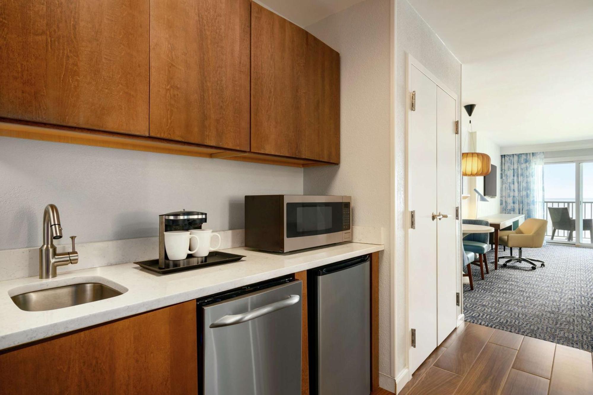 Doubletree By Hilton Ocean Oceanfront Hotel 4*