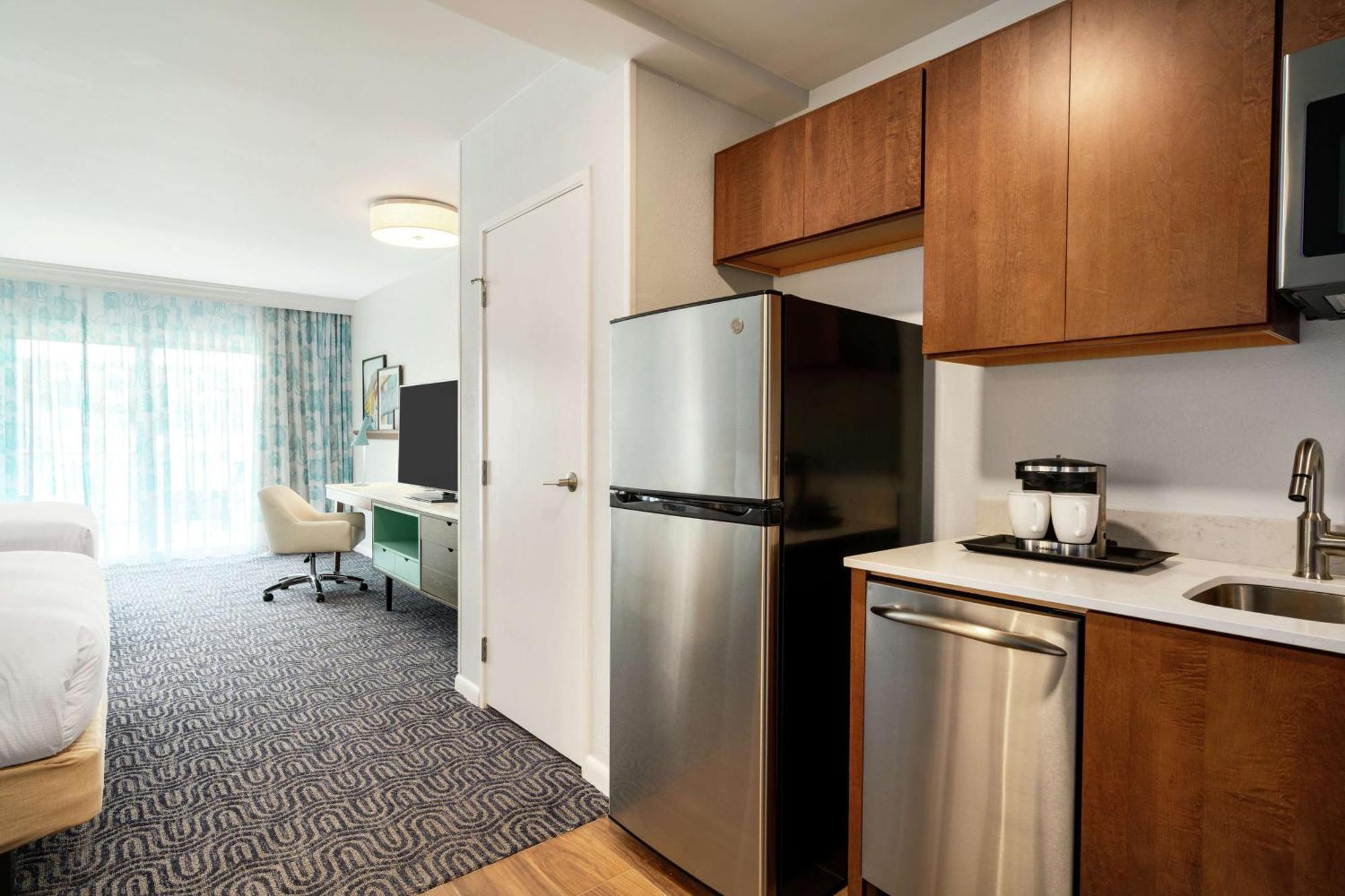 Doubletree By Hilton Ocean Oceanfront Hotel