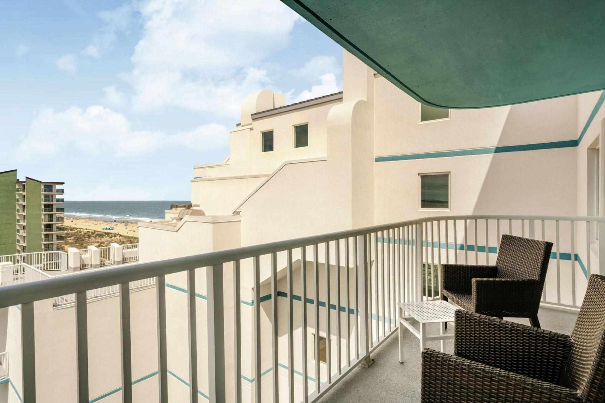 Doubletree By Hilton Ocean Oceanfront
