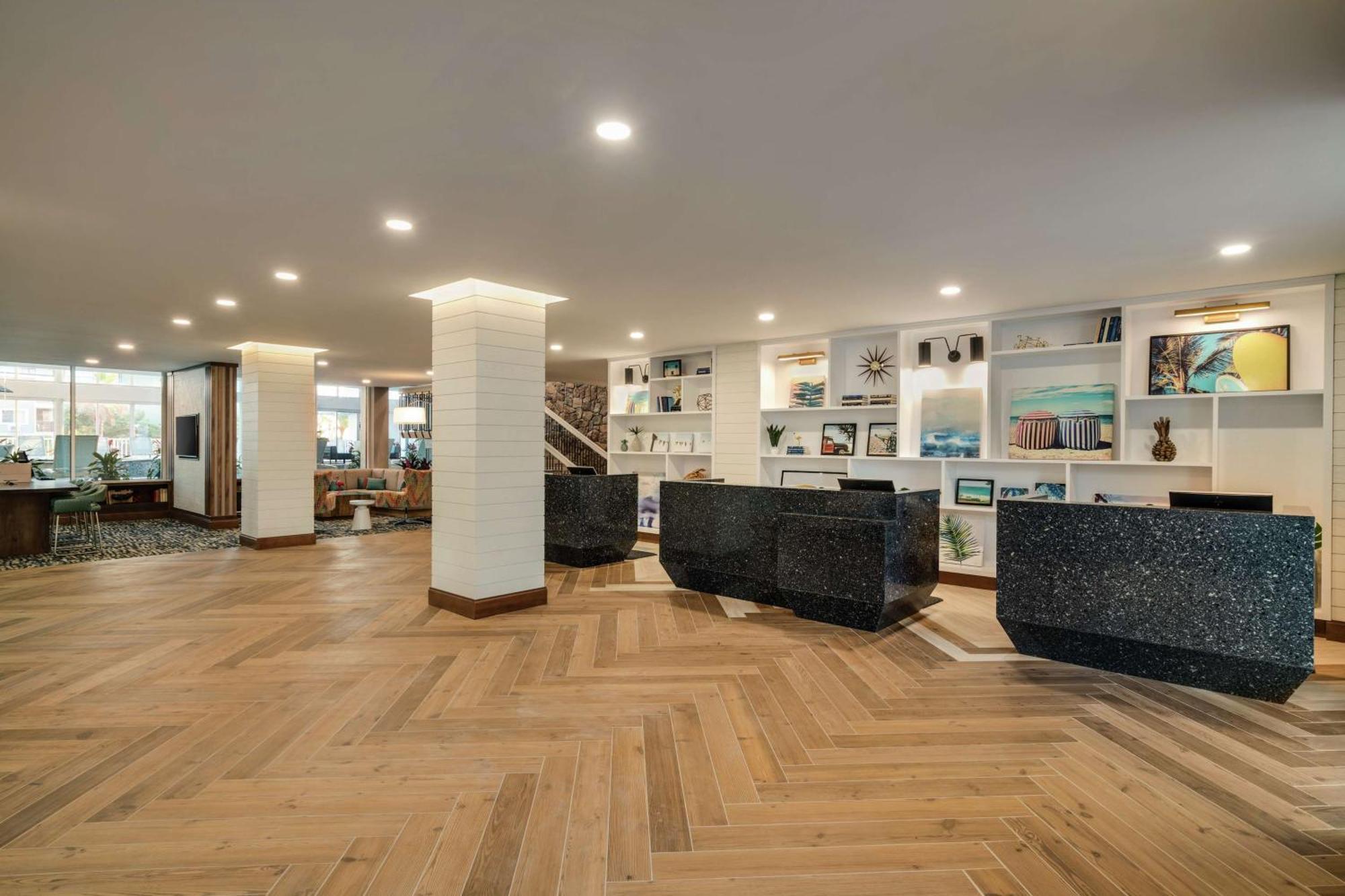 Hotel Doubletree By Hilton Ocean Oceanfront Ocean City