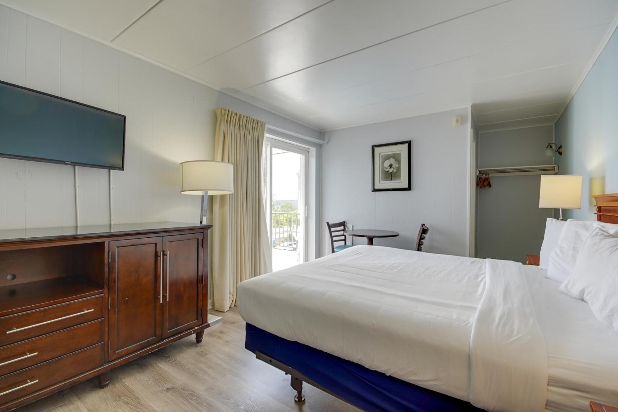 Rideau Oceanfront 2*