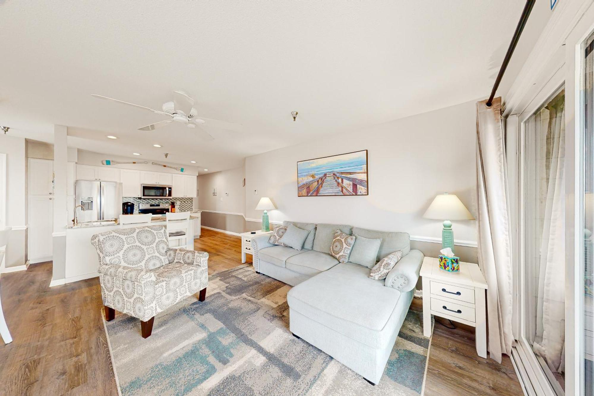 Apartment Cake By The Ocean - Silver Shores 301 *