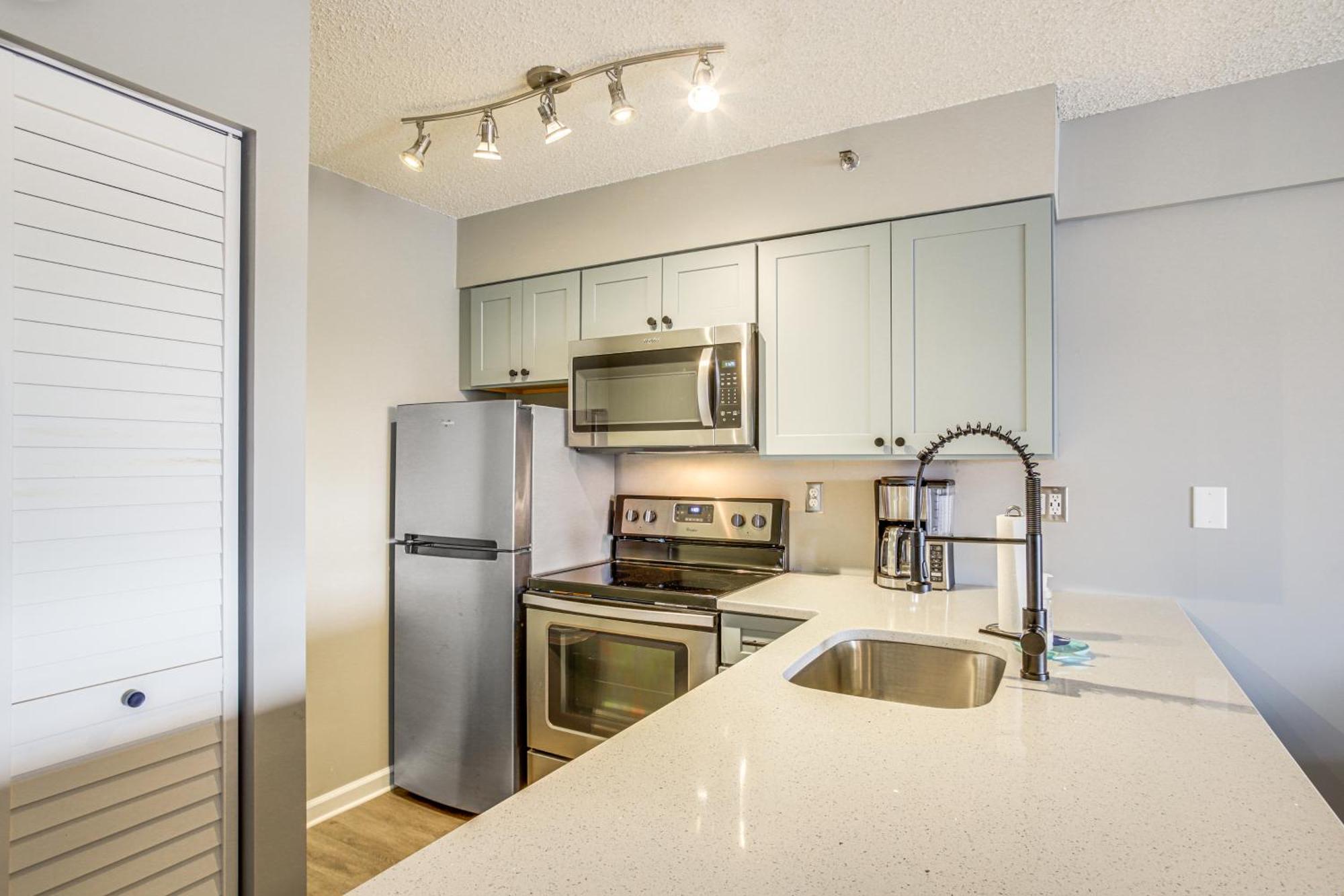 Apartment Ocean With Balcony - Steps To Boardwalk! Ocean City
