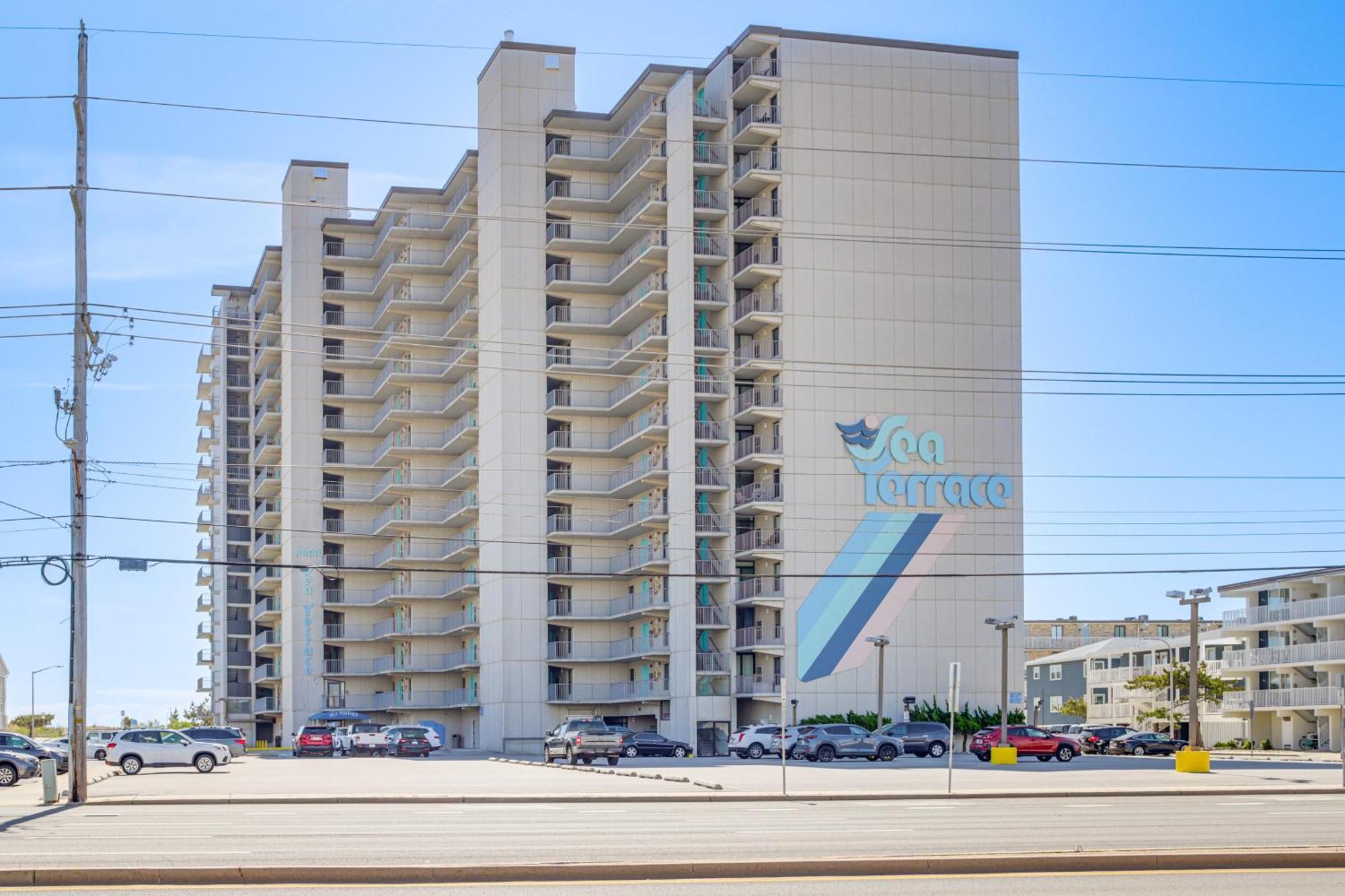 Apartment Ocean With Heated Pool And Beachfront View! Ocean City