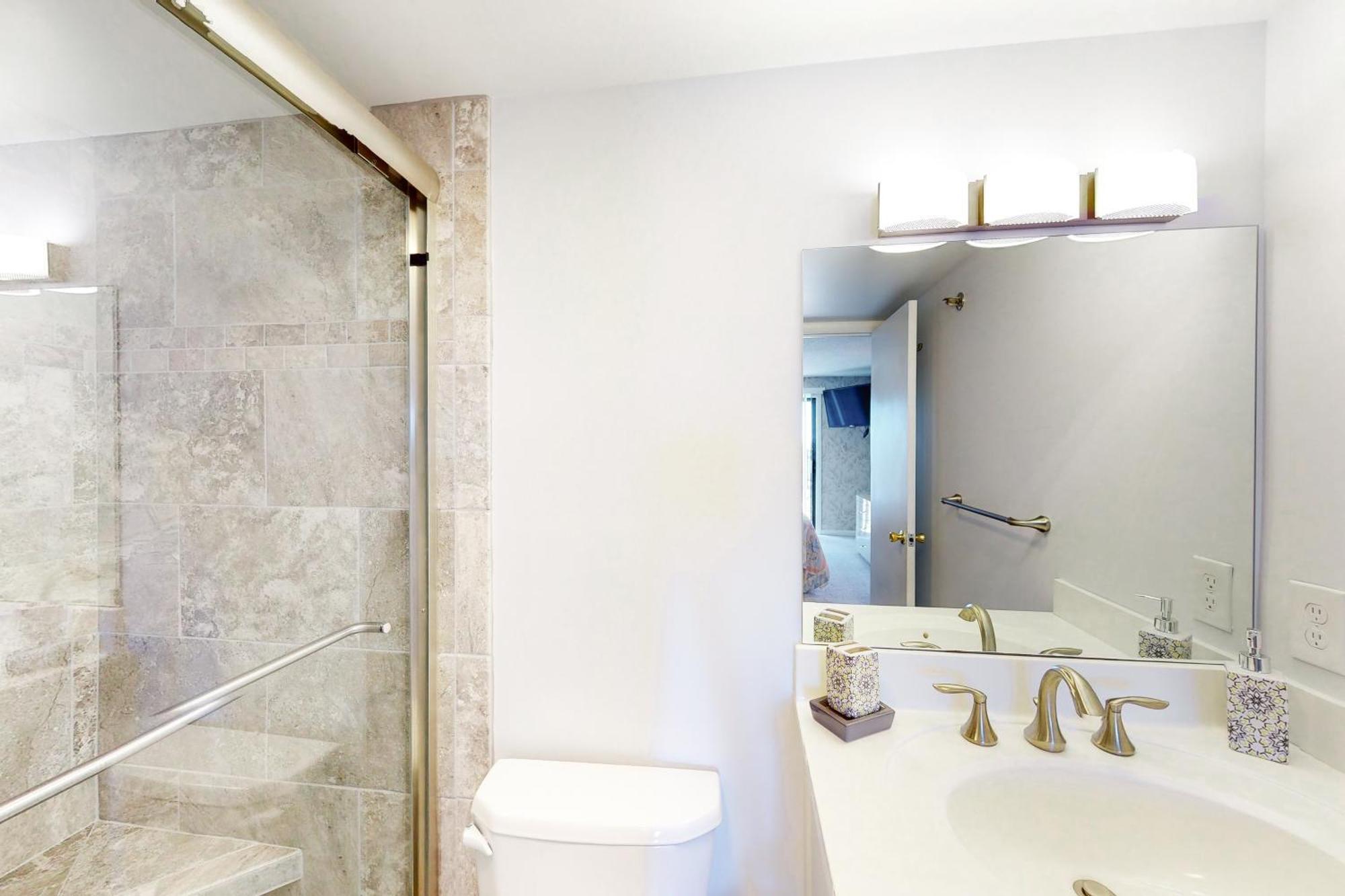 Sandy Square Apartment