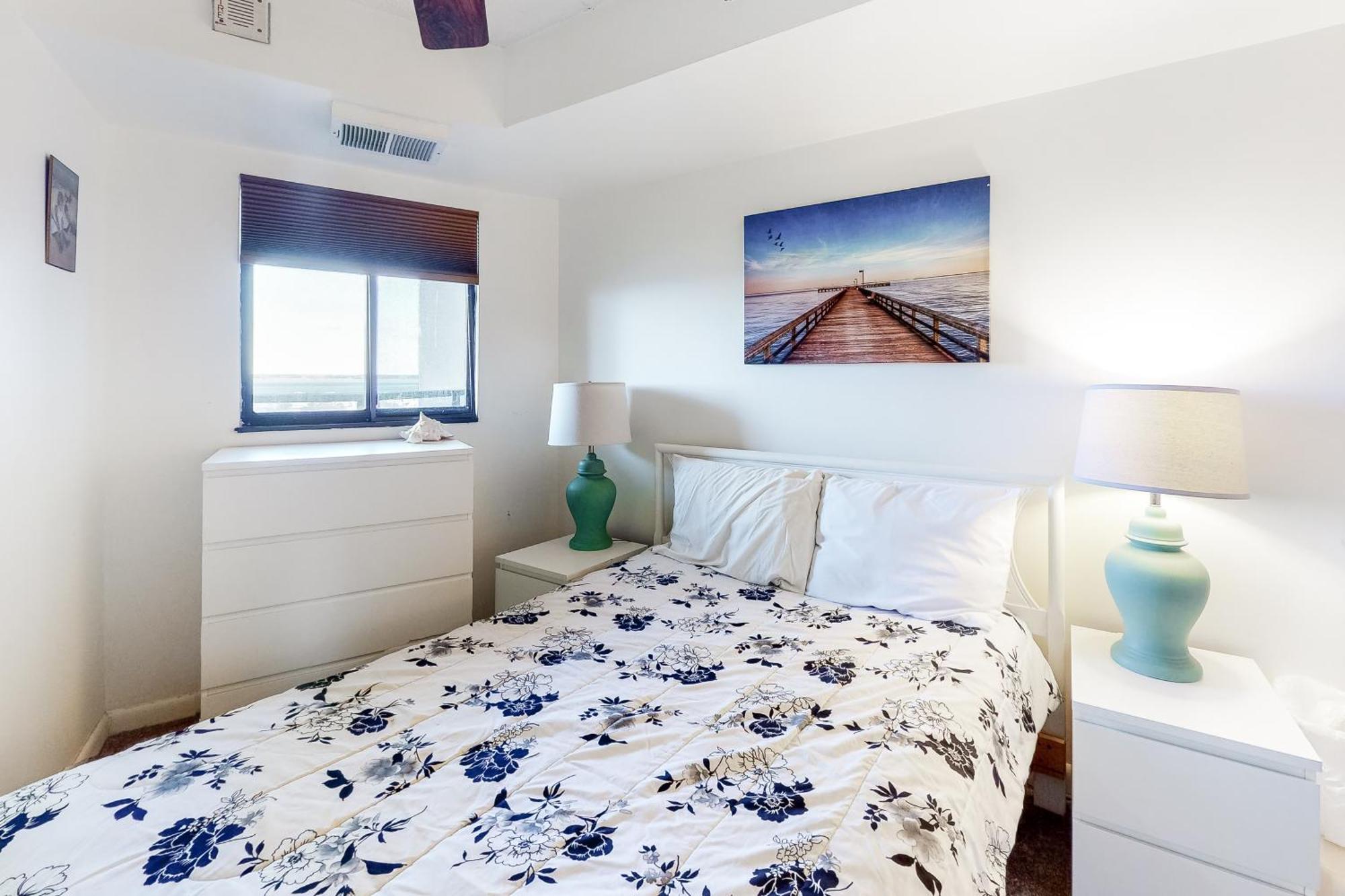 Golden Sands 911 Apartment *