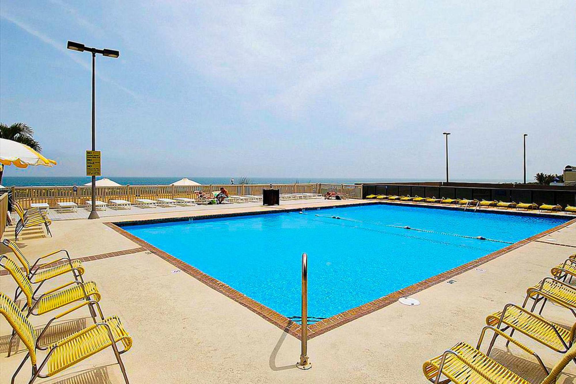 Golden Sands 911 Apartment *