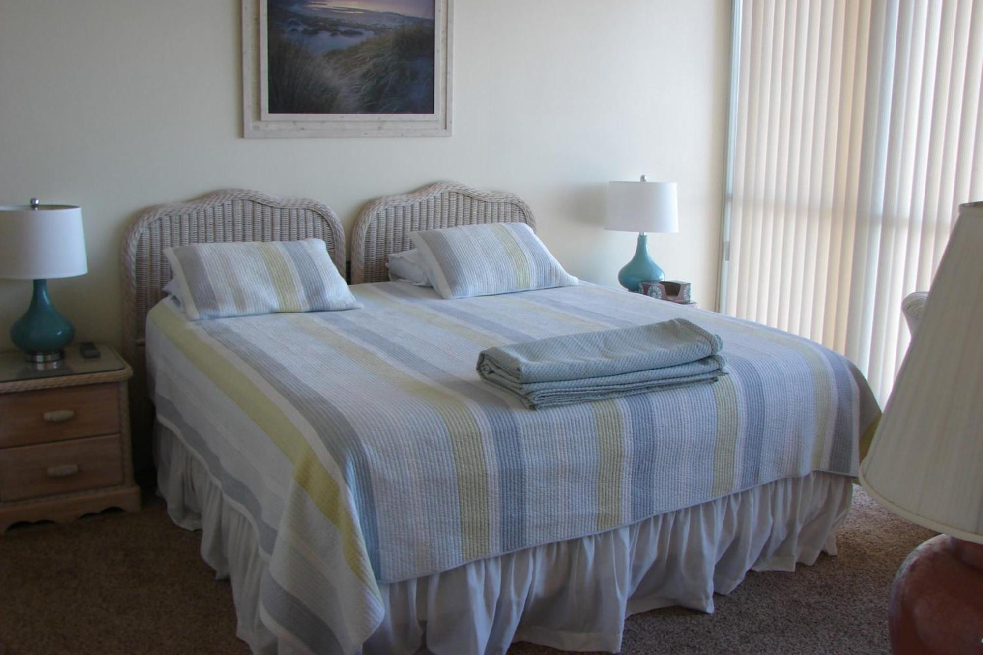 Golden Sands 911 Apartment *