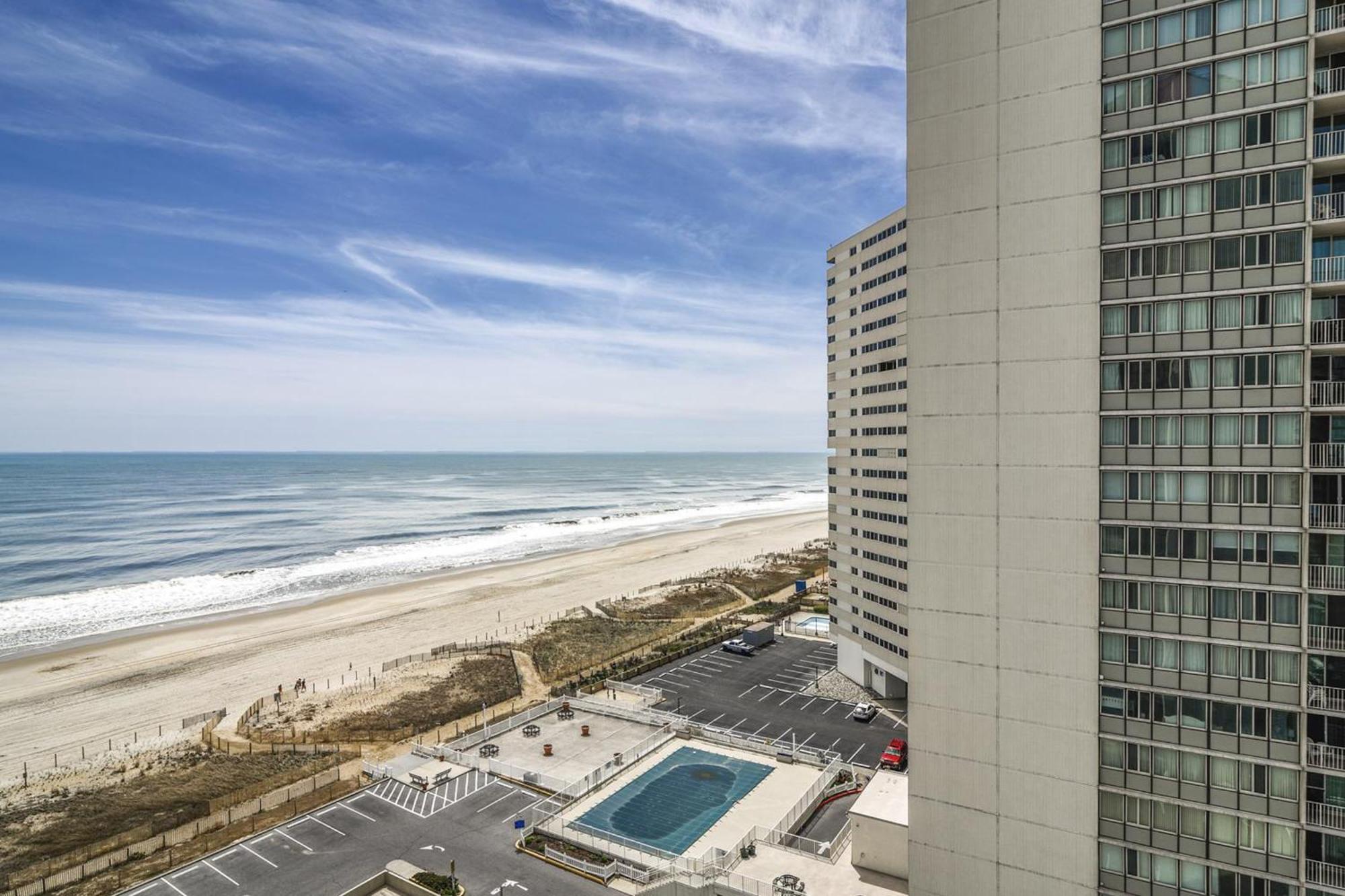 Golden Sands 911 Apartment *