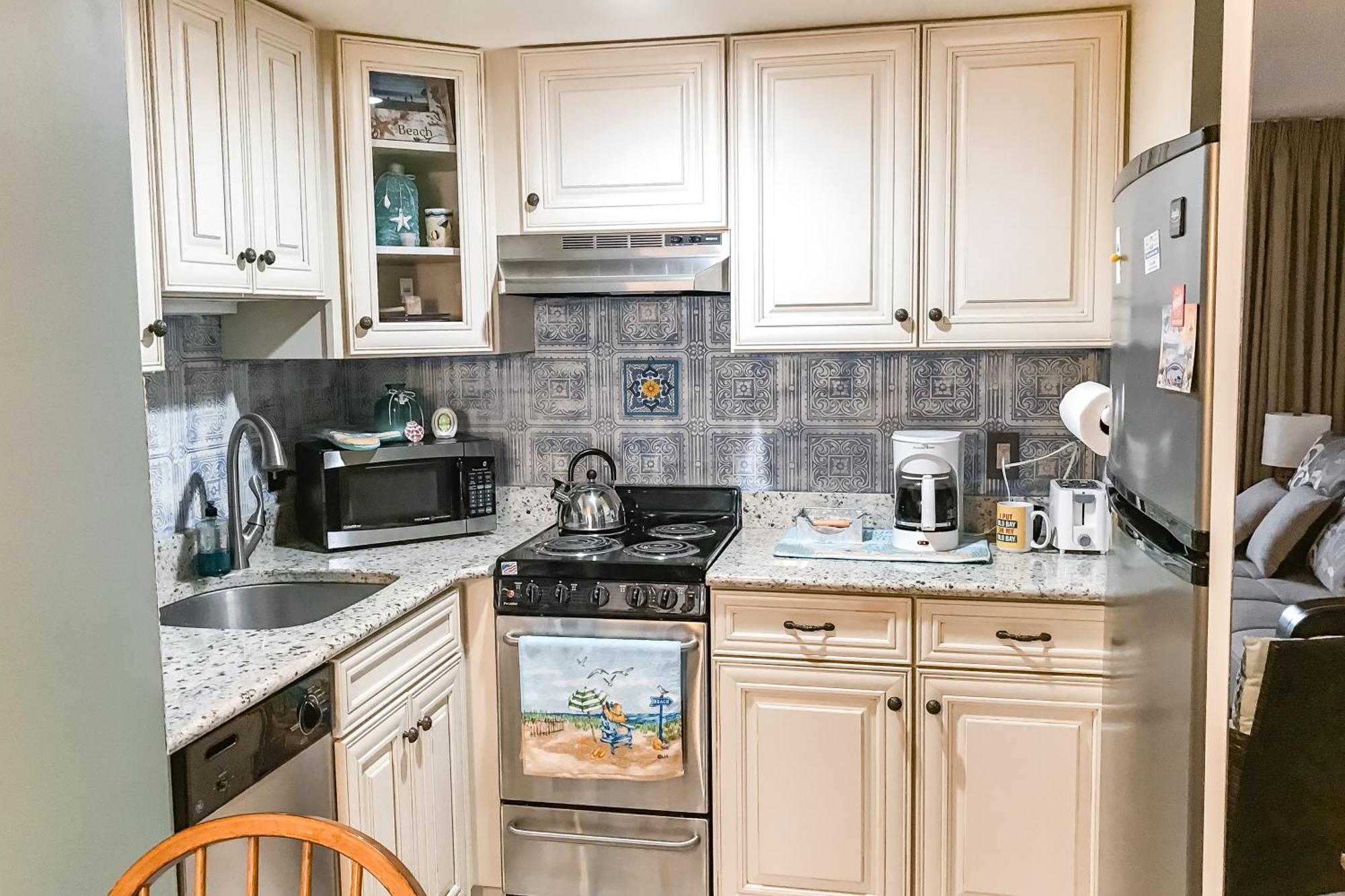 Golden Sands 911 Apartment *