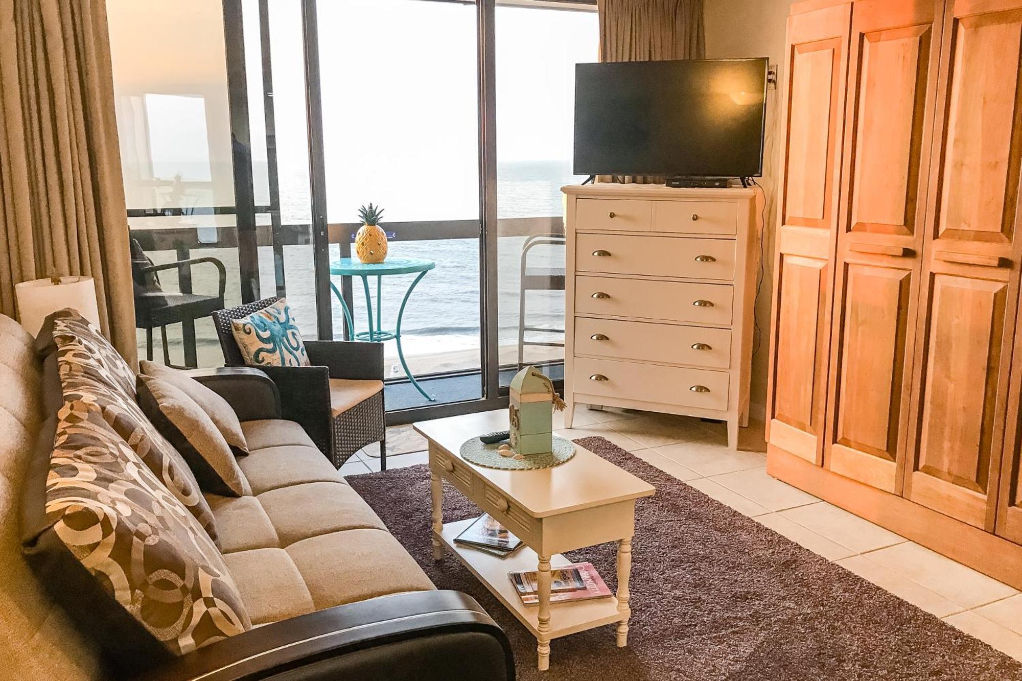 Golden Sands 911 Apartment *