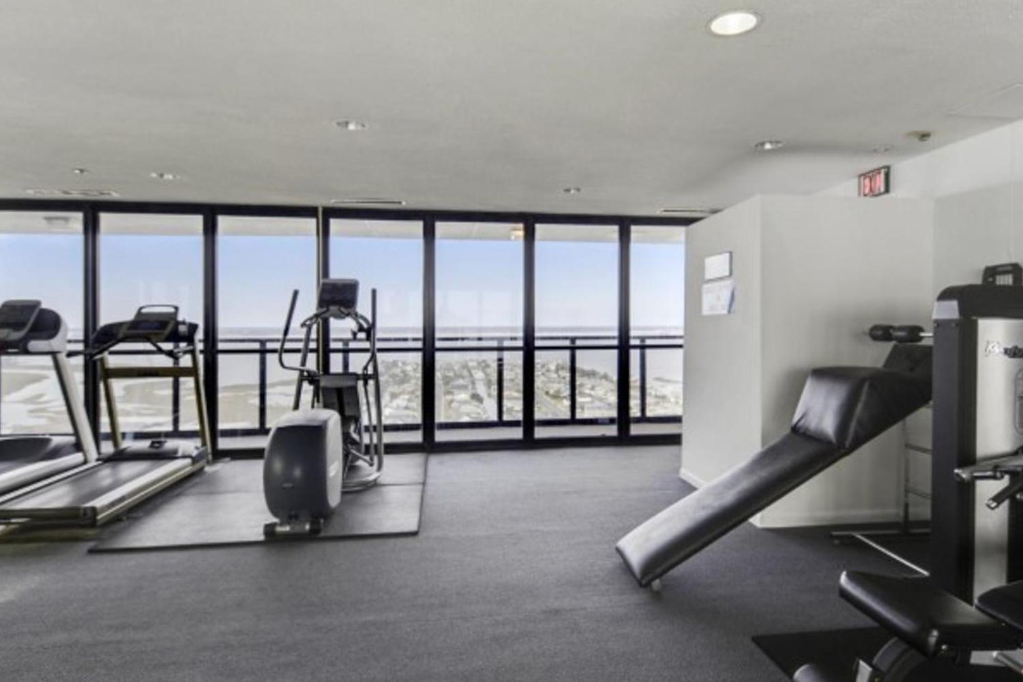 Golden Sands 911 Apartment *