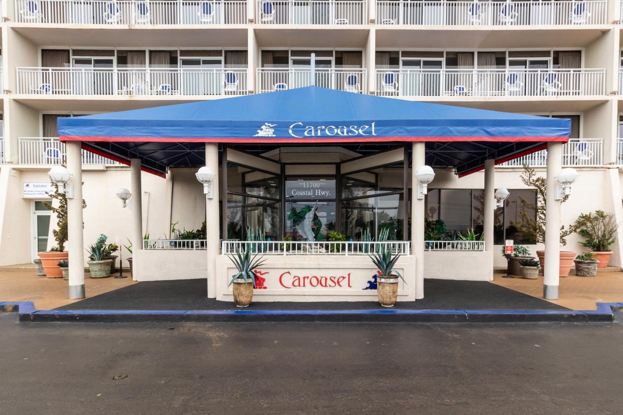 Apartment Carousel 1605 *