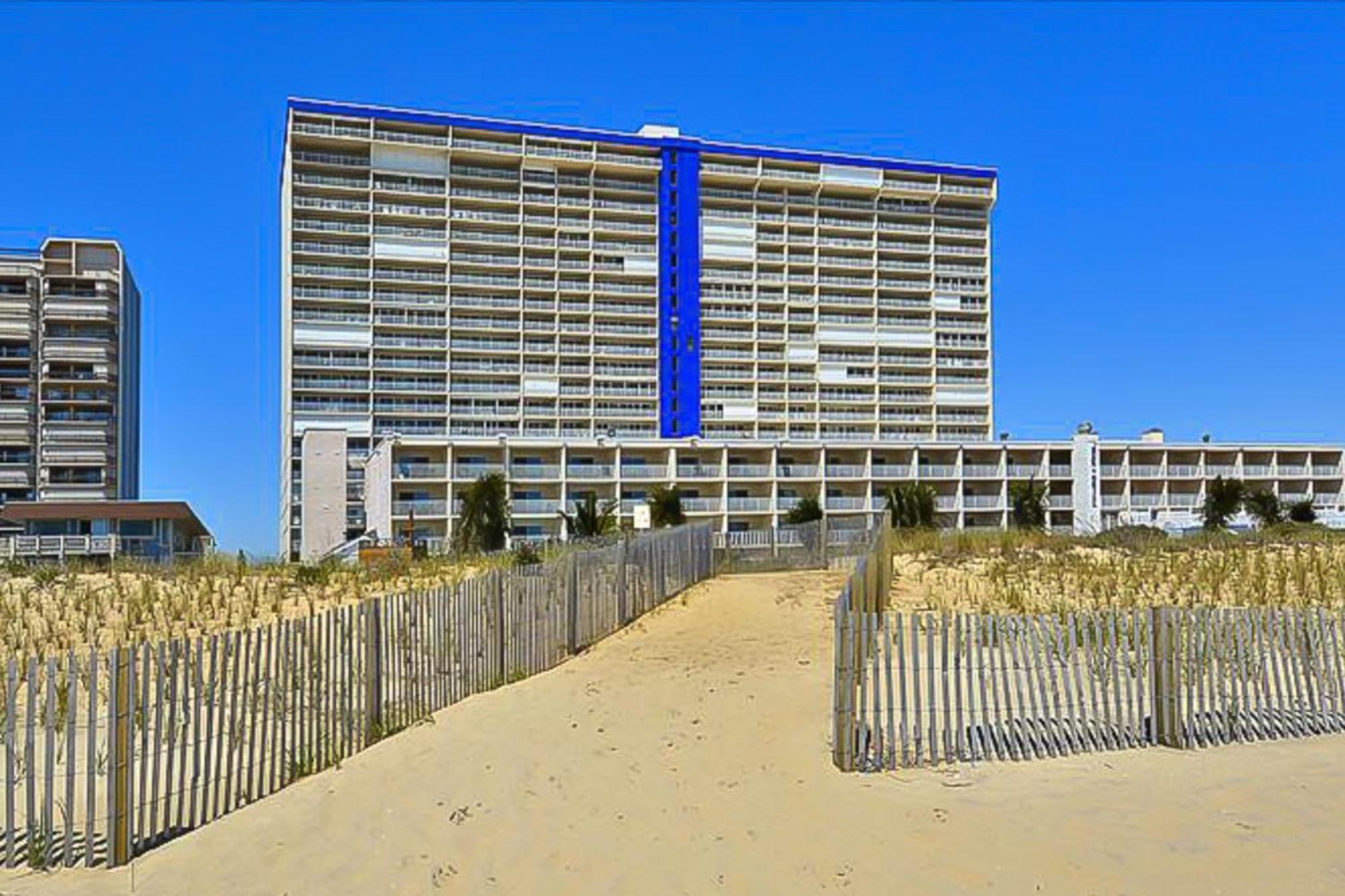 Carousel 1605 Apartment