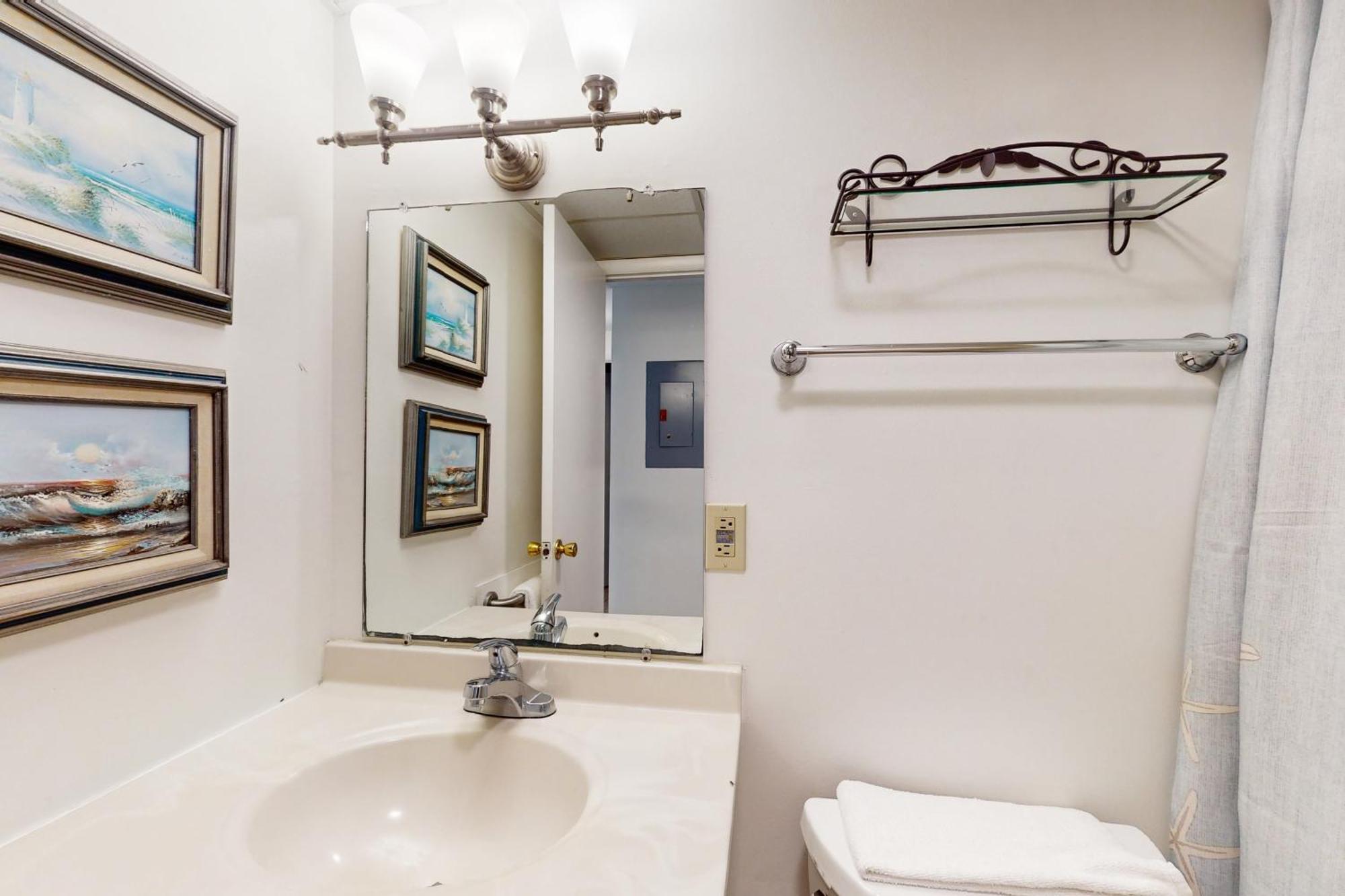 Sandy Square Apartment