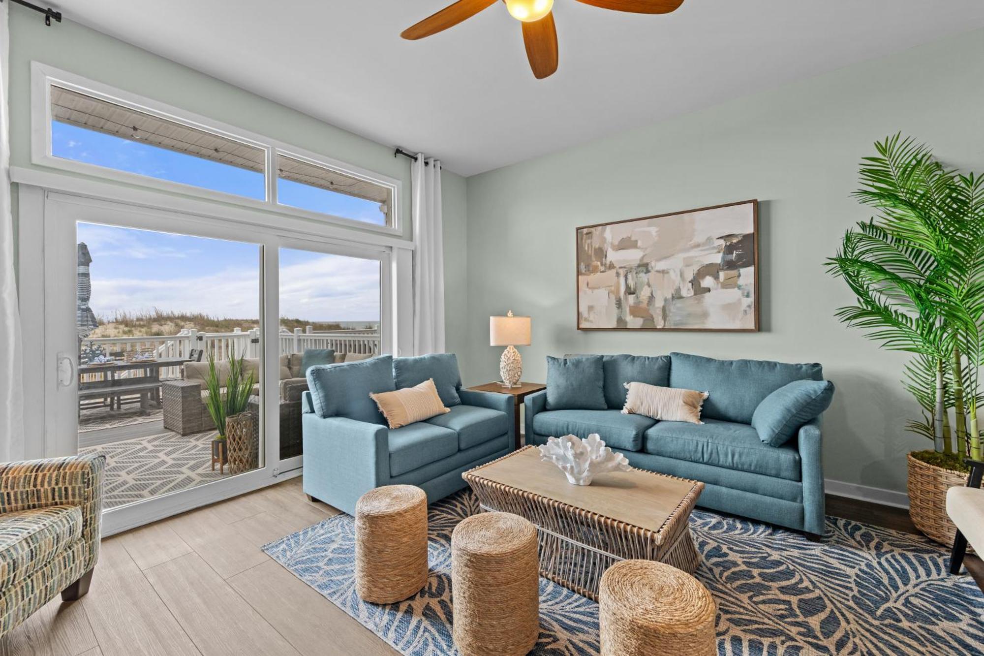 New Oceanfront 4br 4ba Sleeps 20 With Game Holiday home