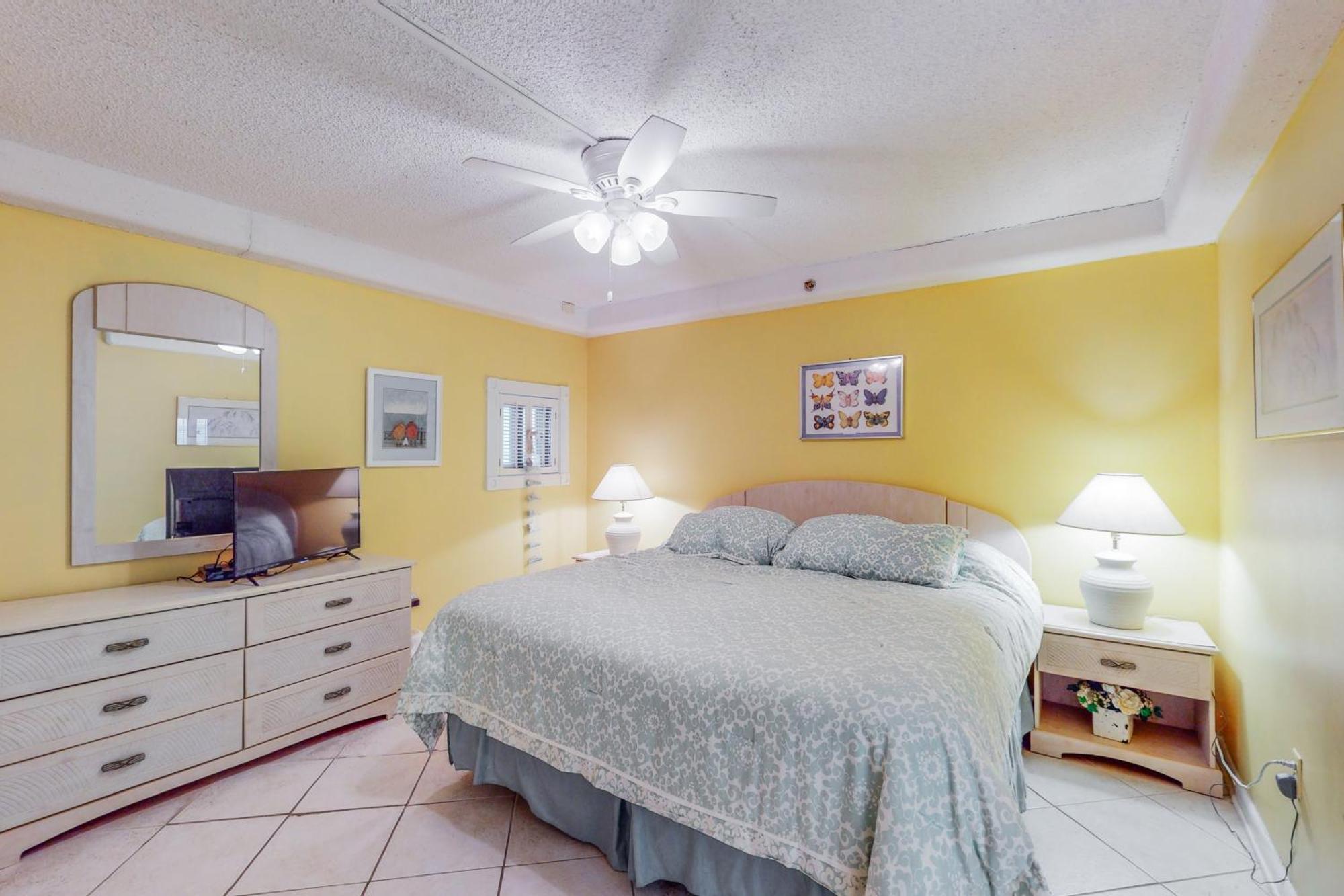 Apartment Carousel 2105