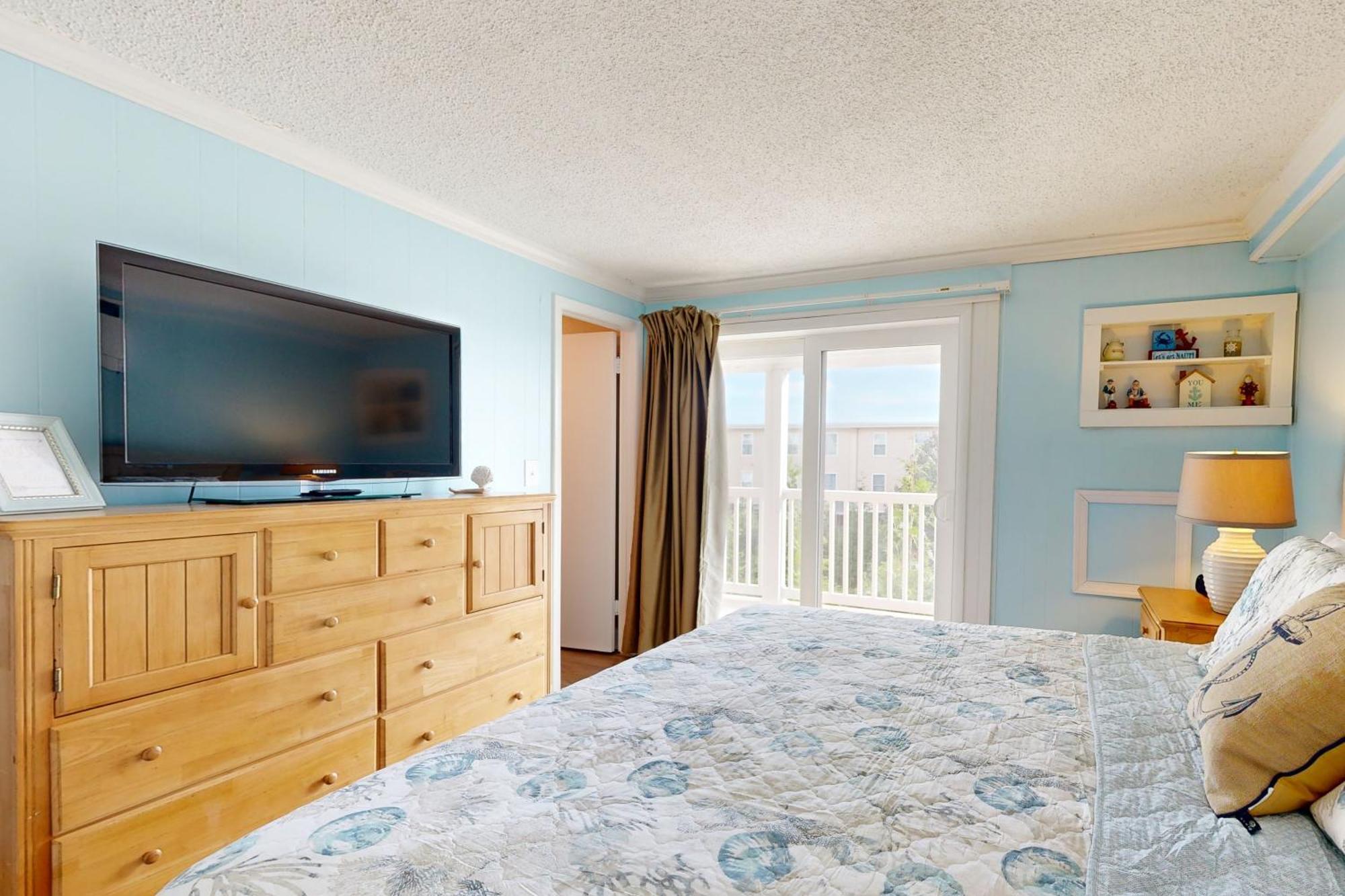 Apartment Sea Squire 201 *