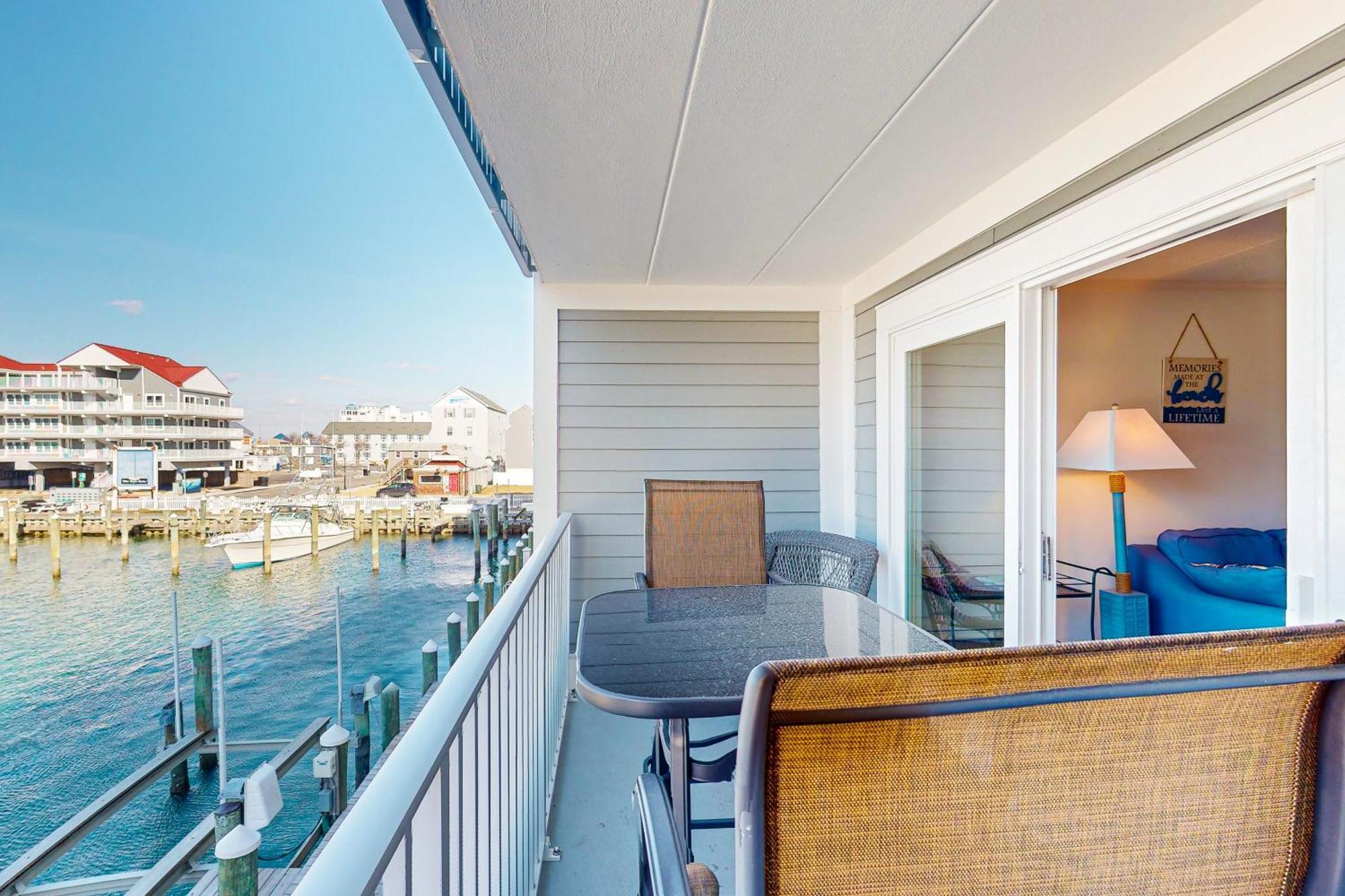 Apartment White Marlin 105b *