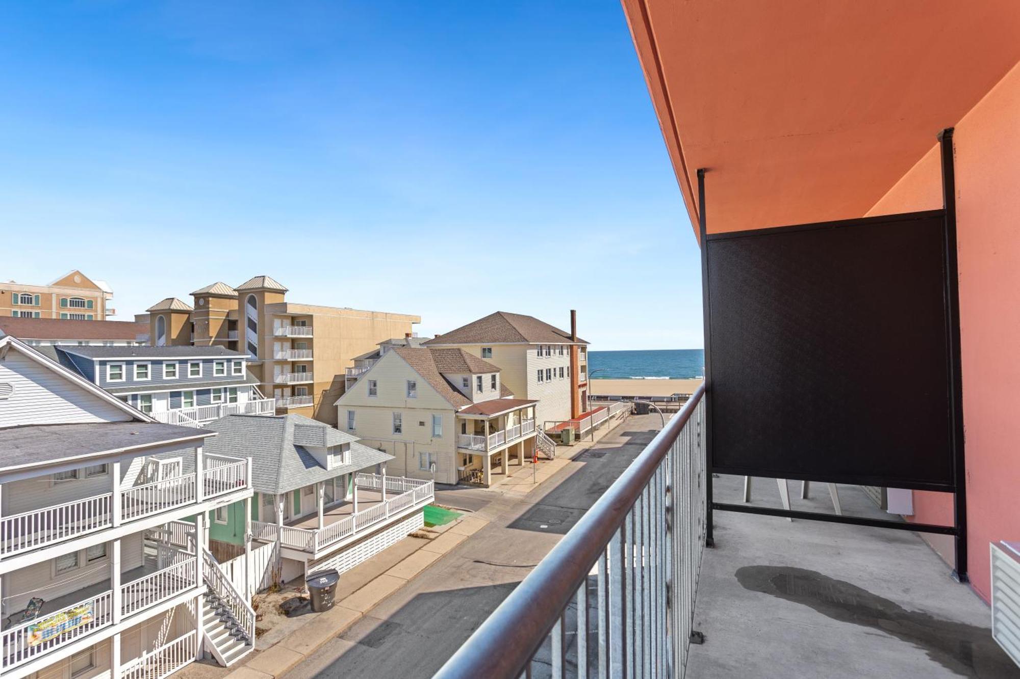 Americana Motor On Boardwalk Hotel Ocean City