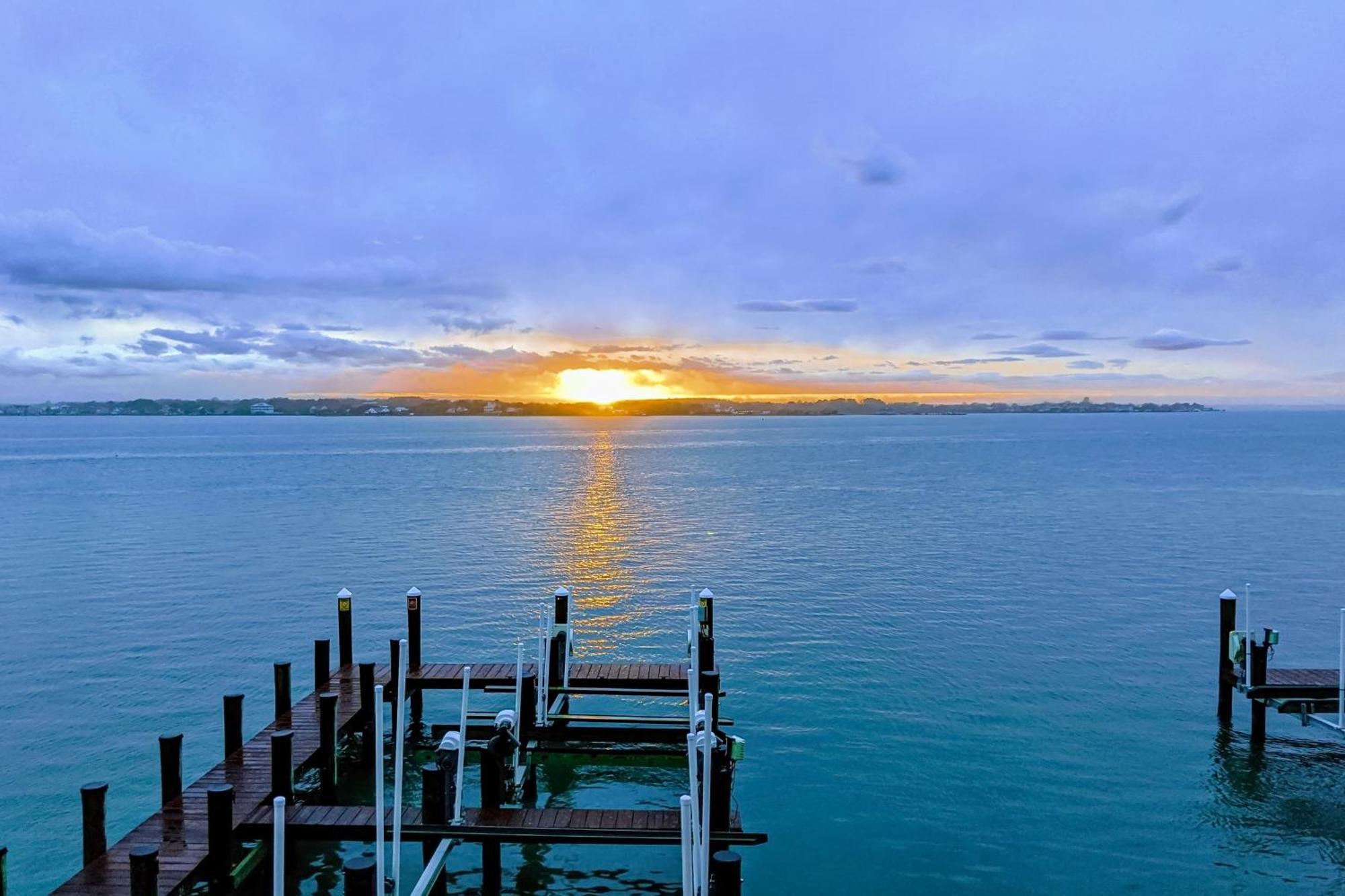 Bahia Vista I *
