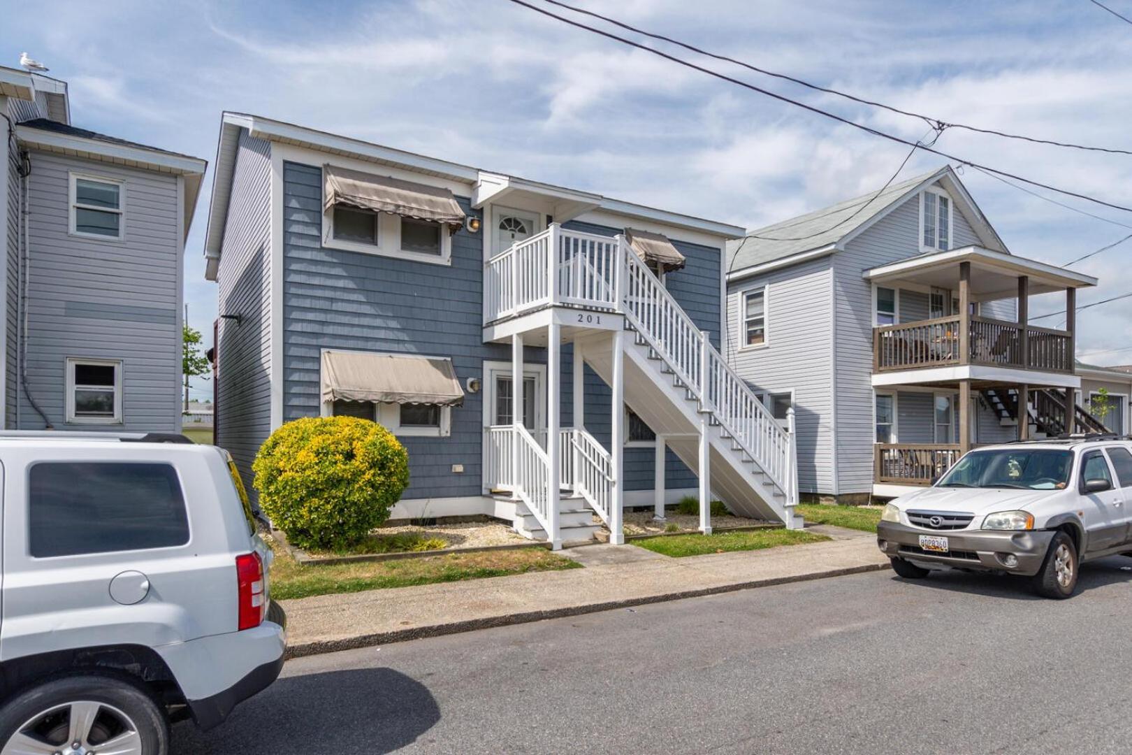 Apartment 201a Downtown 2br Near Boardwalk And