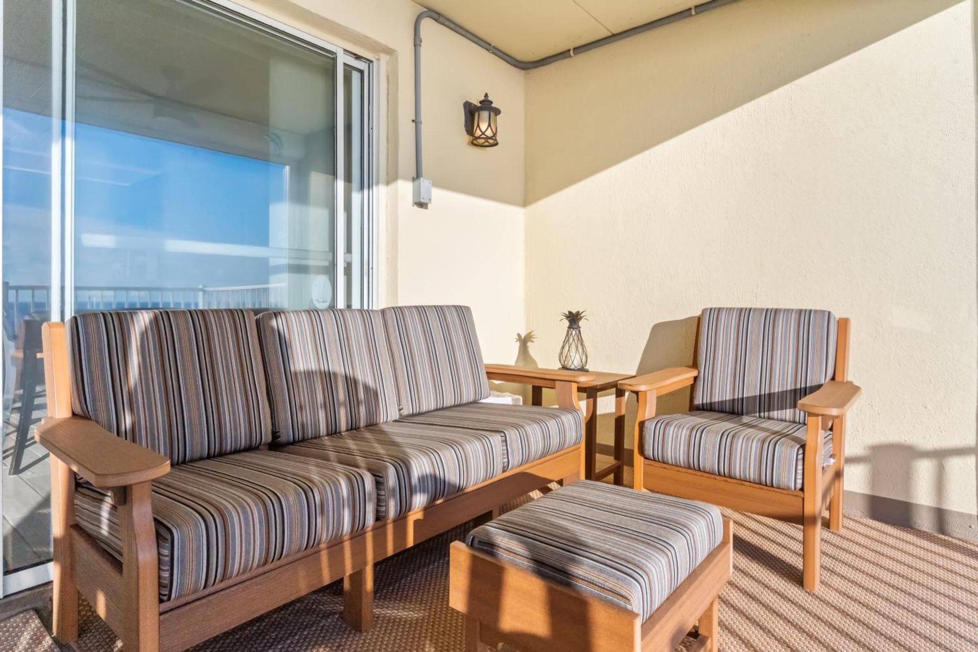 Calypso 2-bedroom With Ocean Views & Pool Access Ocean Beachfront Escape *