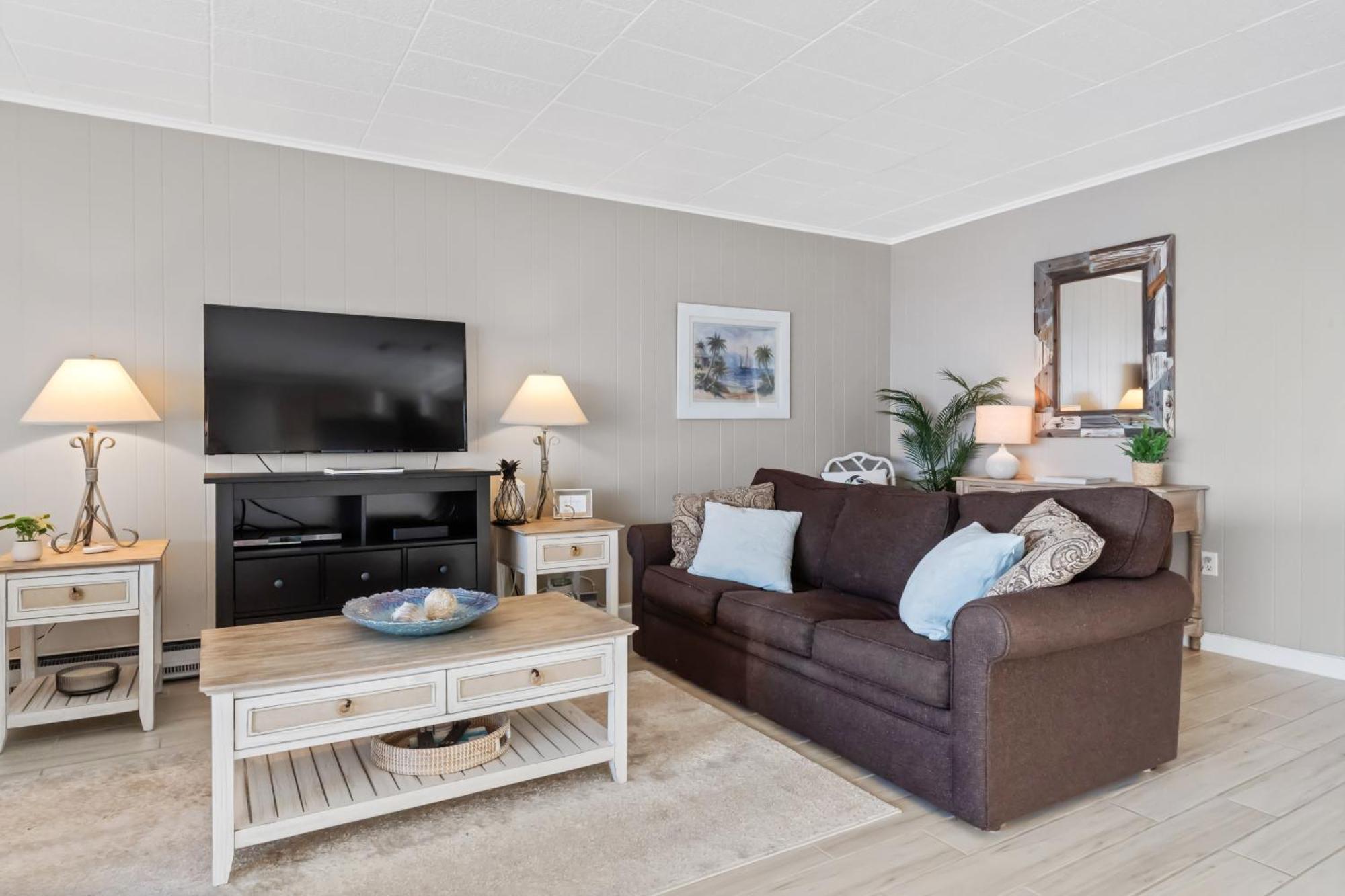 Calypso 2-bedroom With Ocean Views & Pool Access Ocean Beachfront Escape