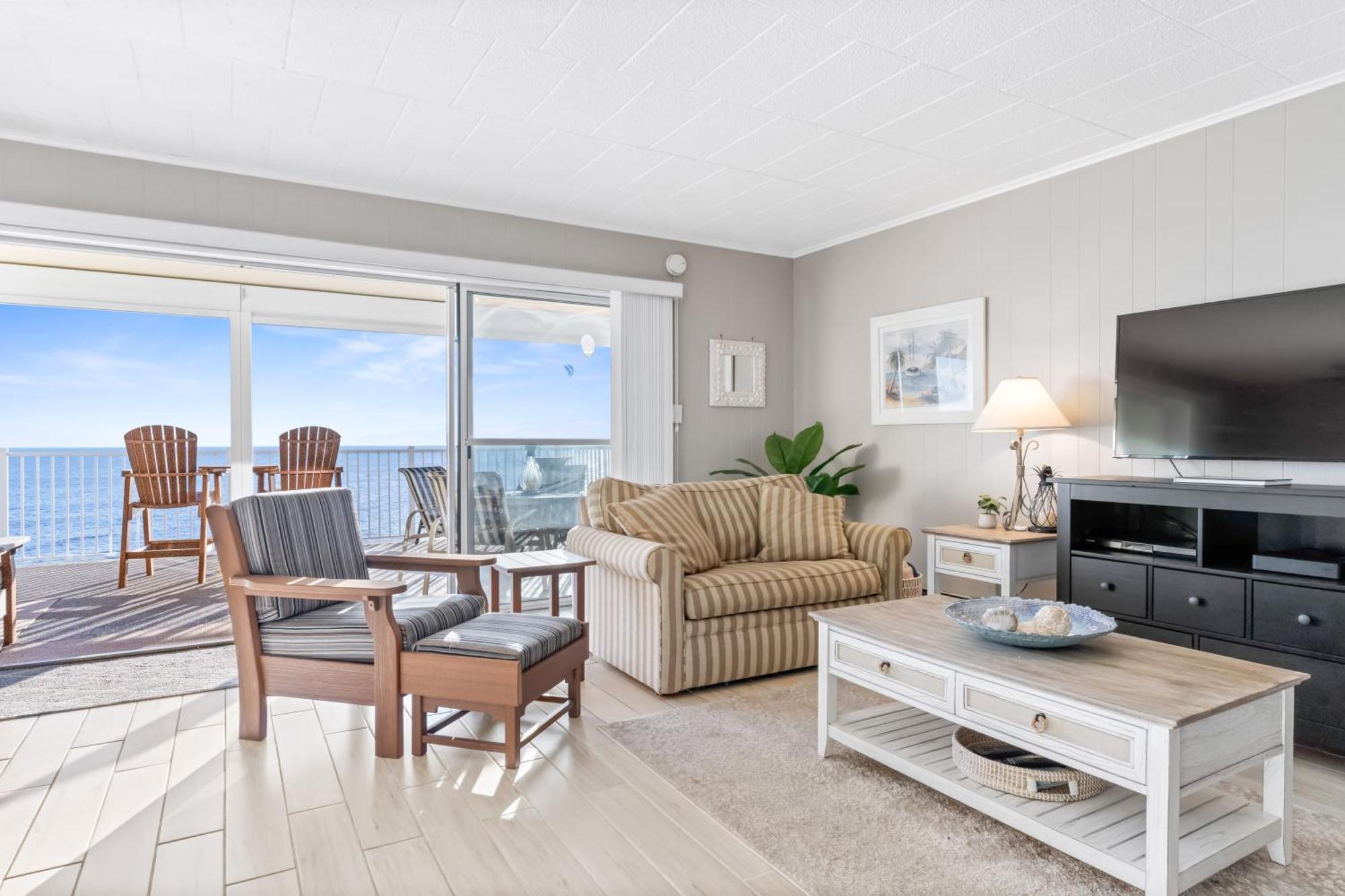 Calypso 2-bedroom With Ocean Views & Pool Access Ocean Beachfront Escape