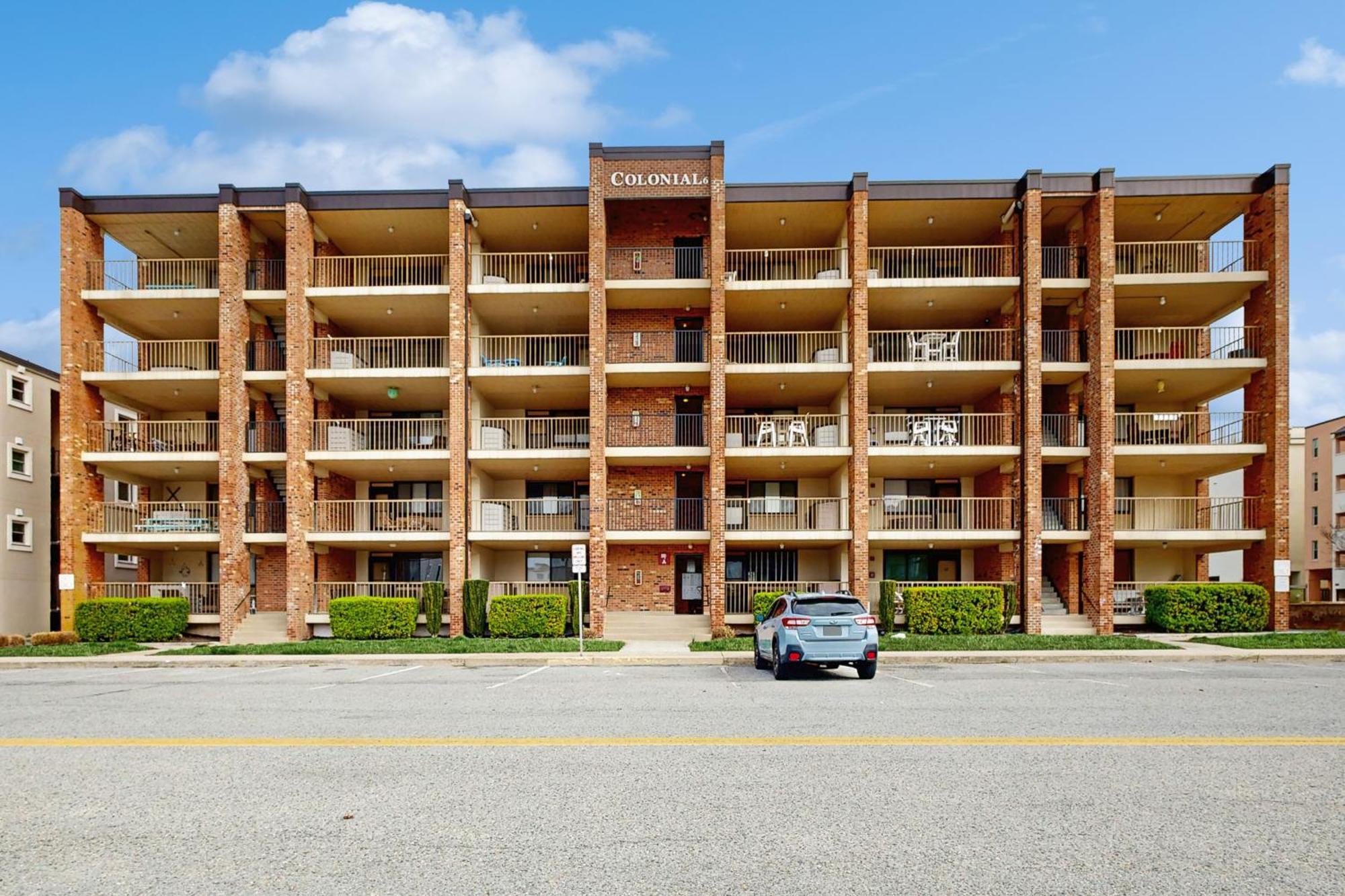 Colonial 102 Apartment *