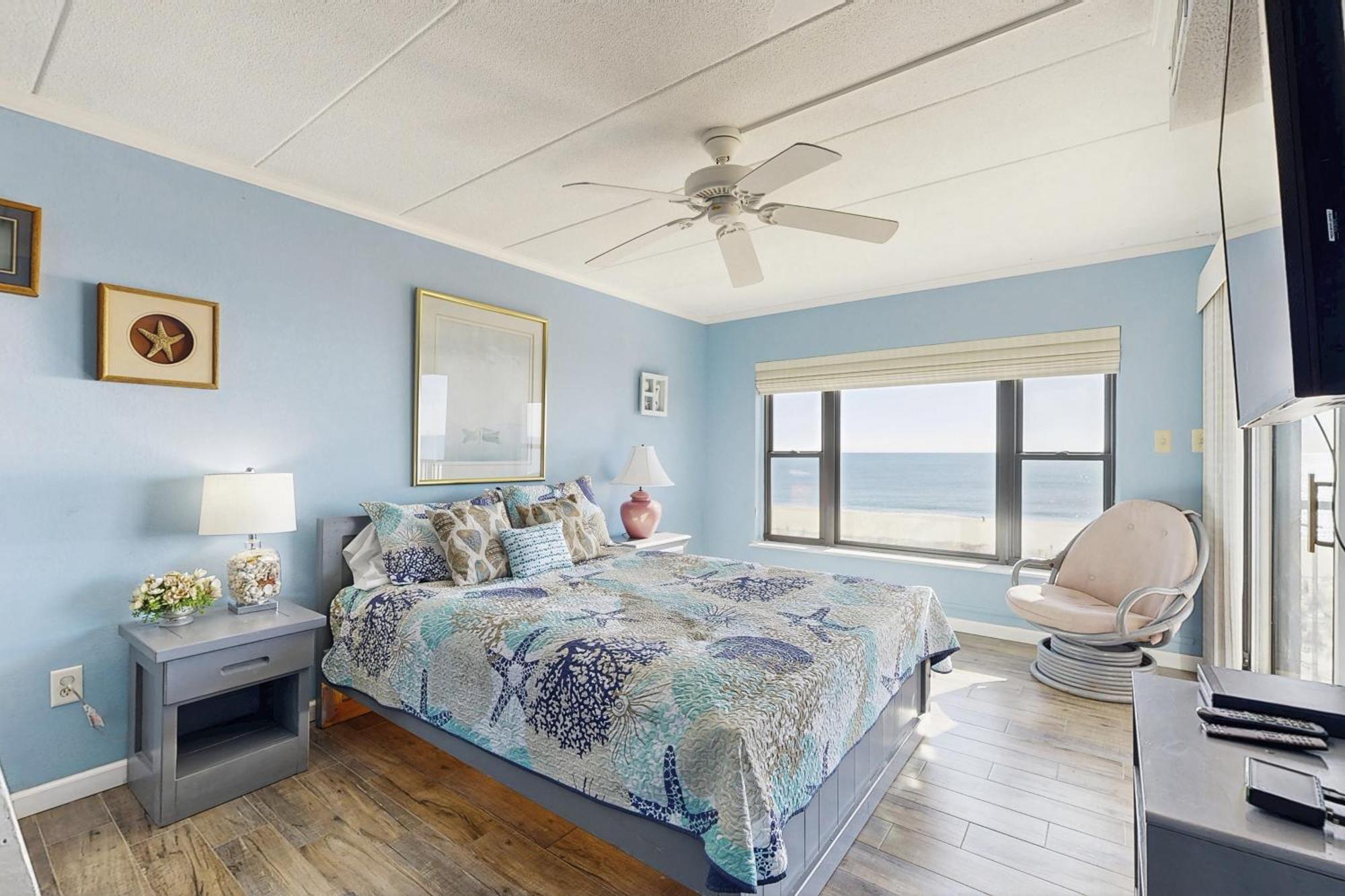 Breakaway East 512 Apartment