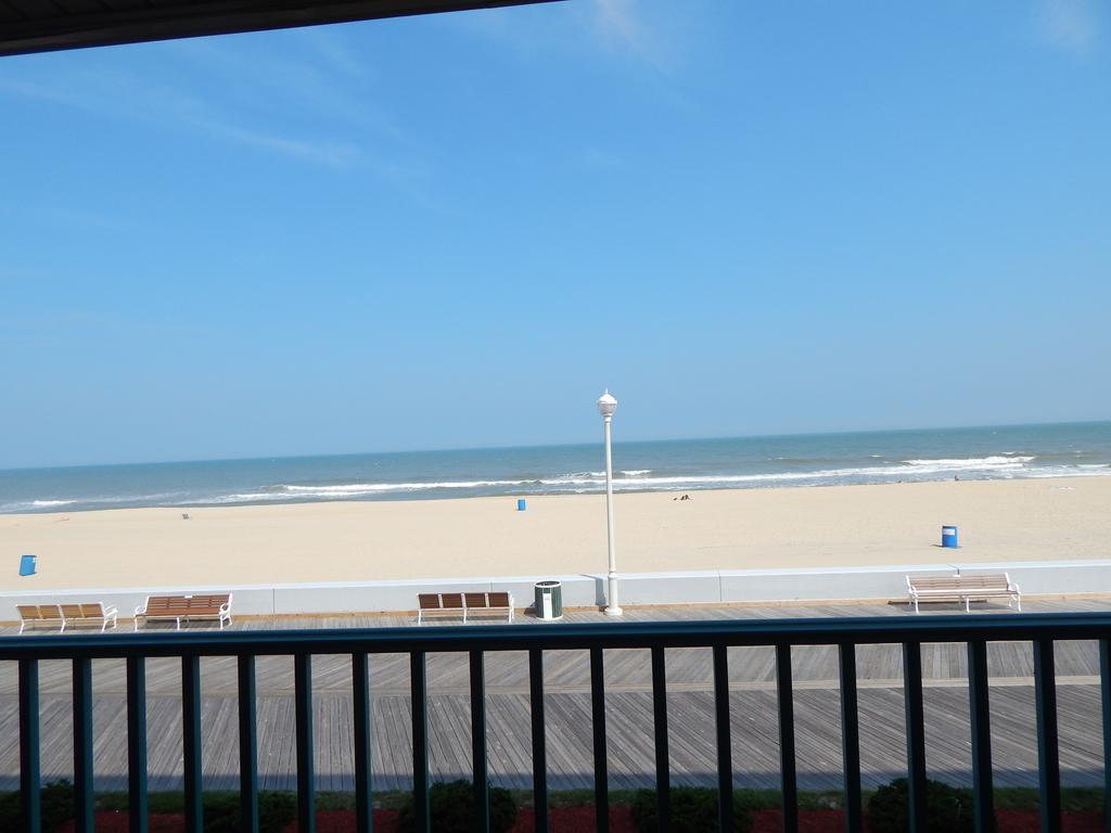 Hotel Howard Johnson By Wyndham Ocean Oceanfront