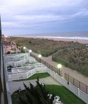 Motel Dunes Court 2*