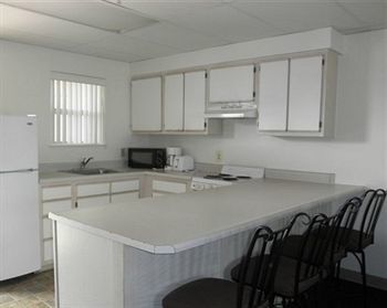 Motel Dunes Court 2*