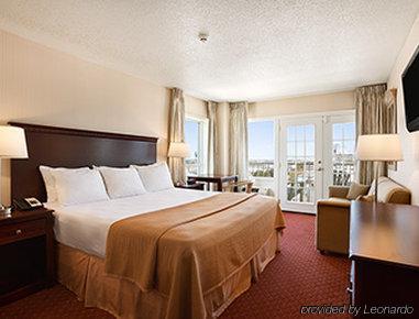Howard Johnson By Wyndham Ocean Oceanfront 2*