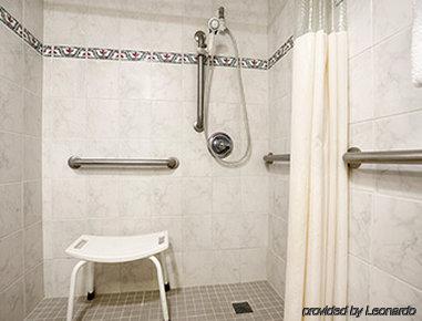 Howard Johnson By Wyndham Ocean Oceanfront Hotel