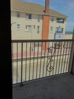 Hotel Americana Motor On Boardwalk *
