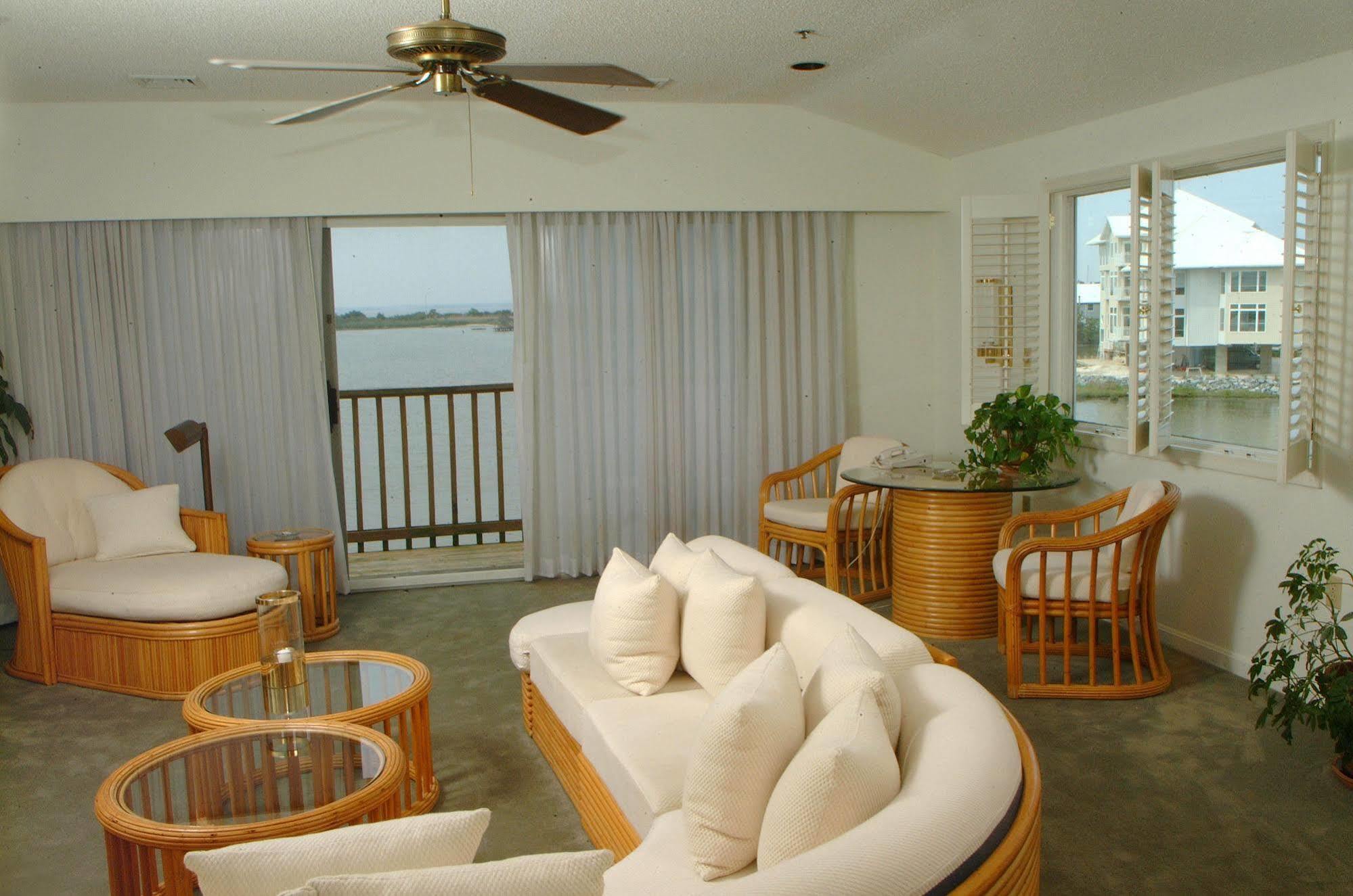 Lighthouse Club Hotel 3*