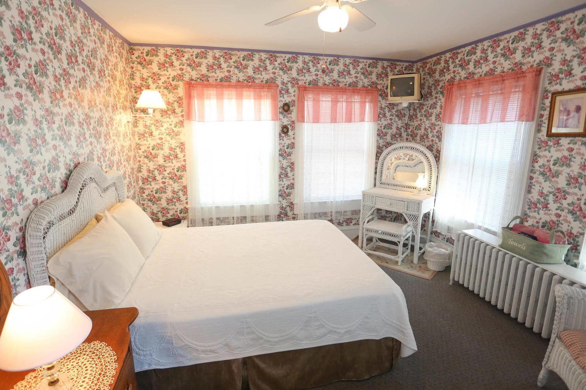 Atlantic House Bed & Breakfast 3*