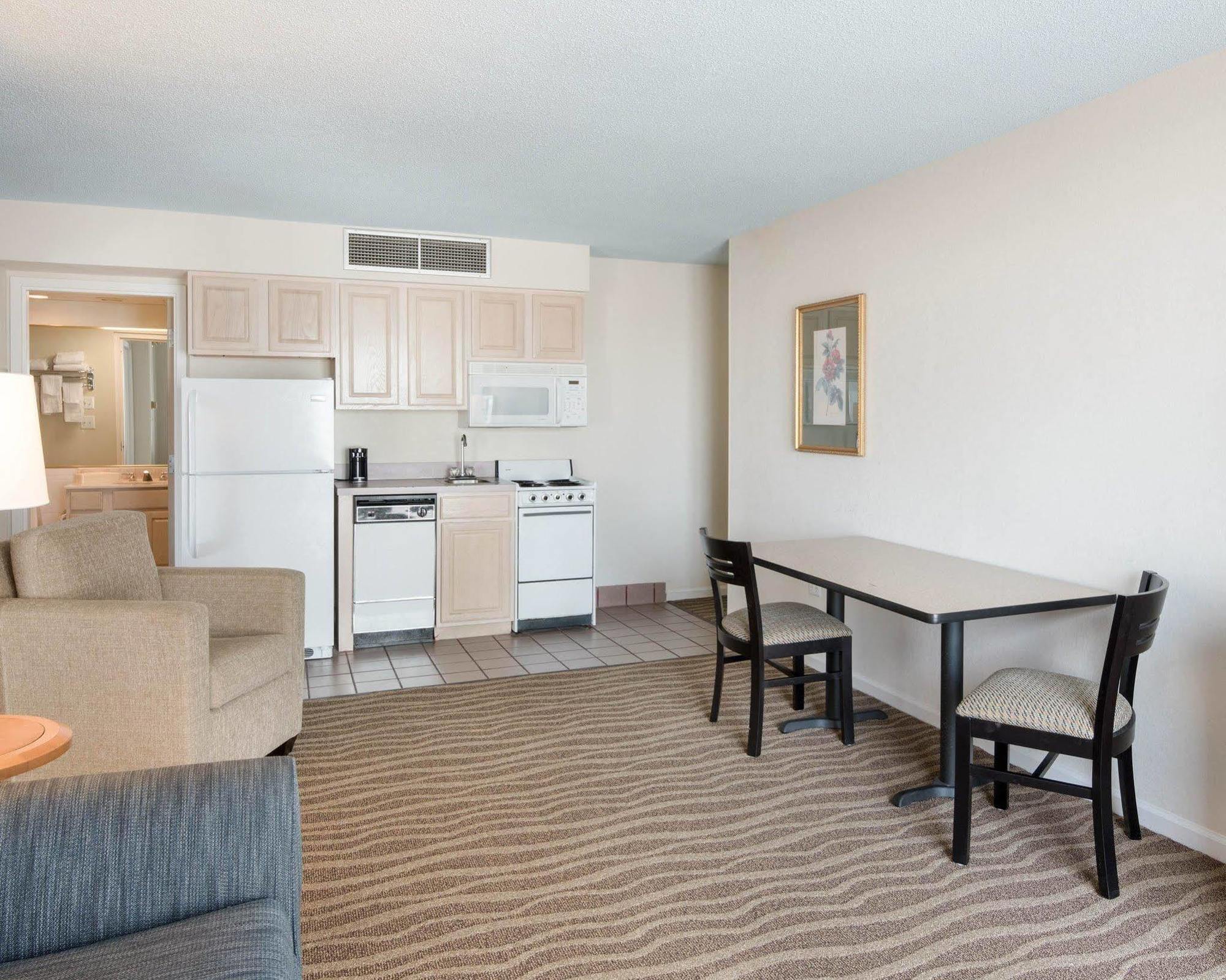 Doubletree By Hilton Ocean Oceanfront