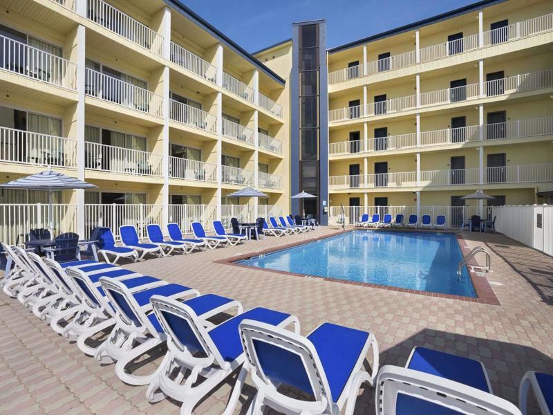 Howard Johnson By Wyndham Ocean Oceanfront 2*