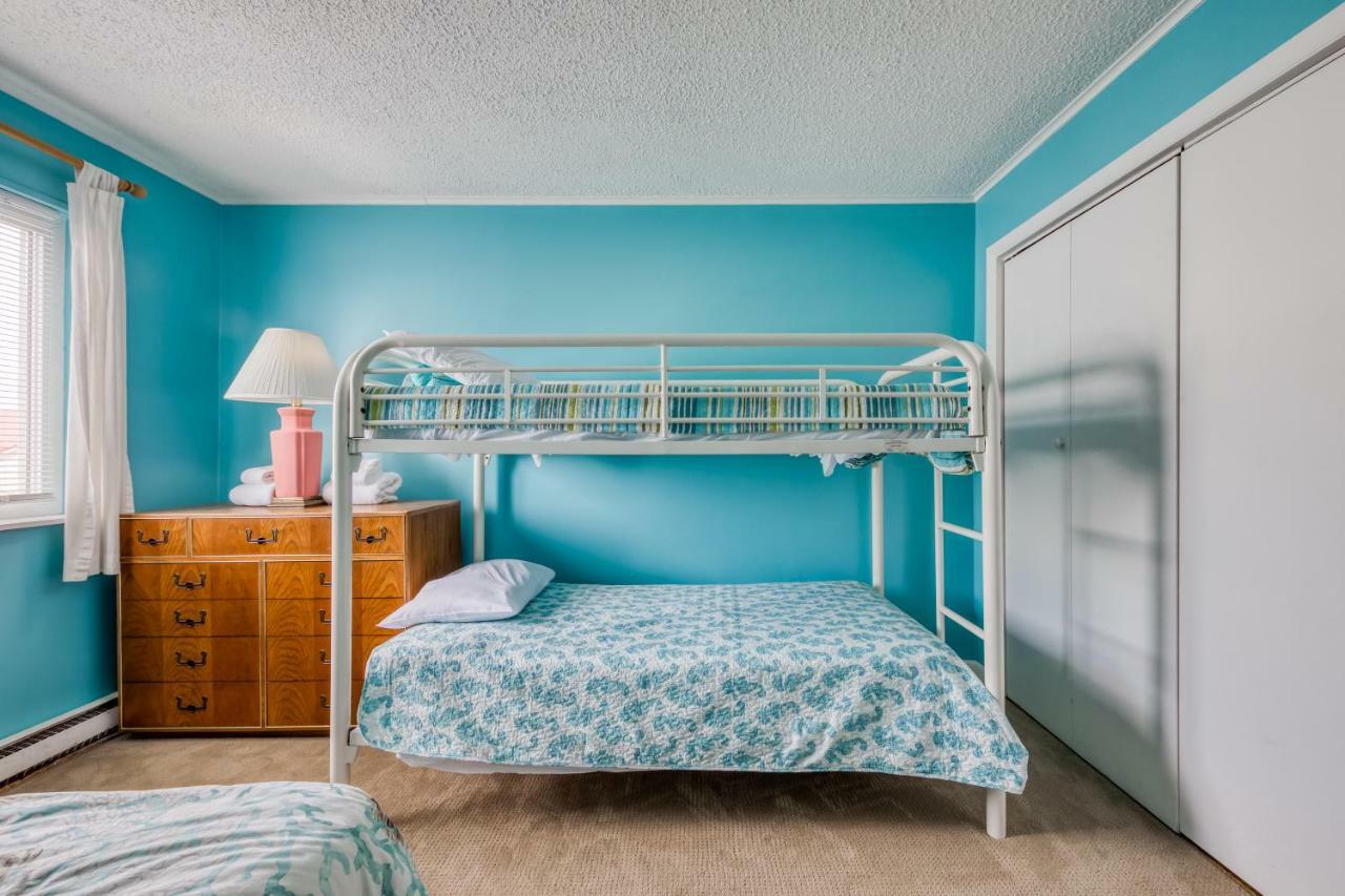 Dolphin Manor